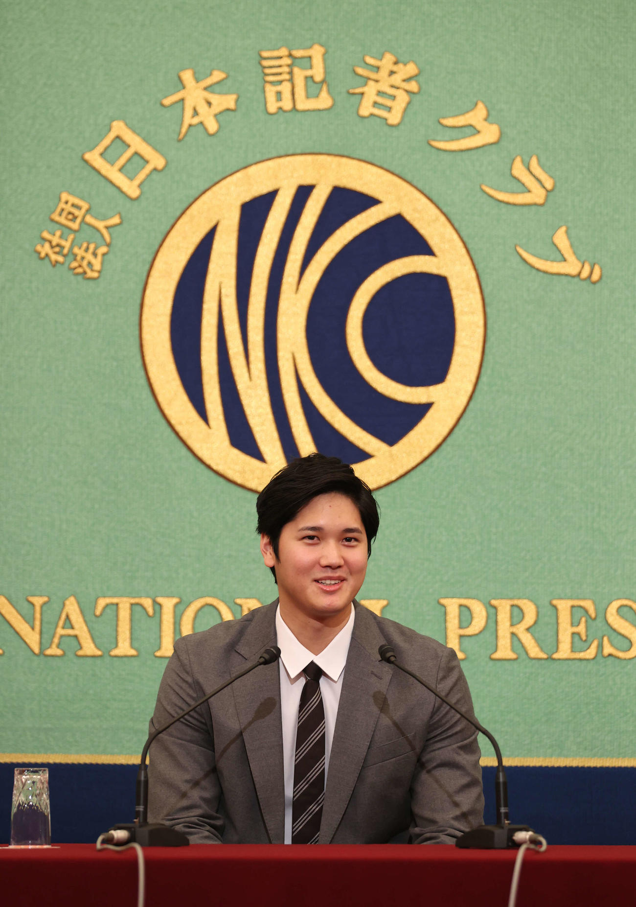 日本記者クラブでの会見に臨んだエンゼルス大谷（撮影・河野匠）