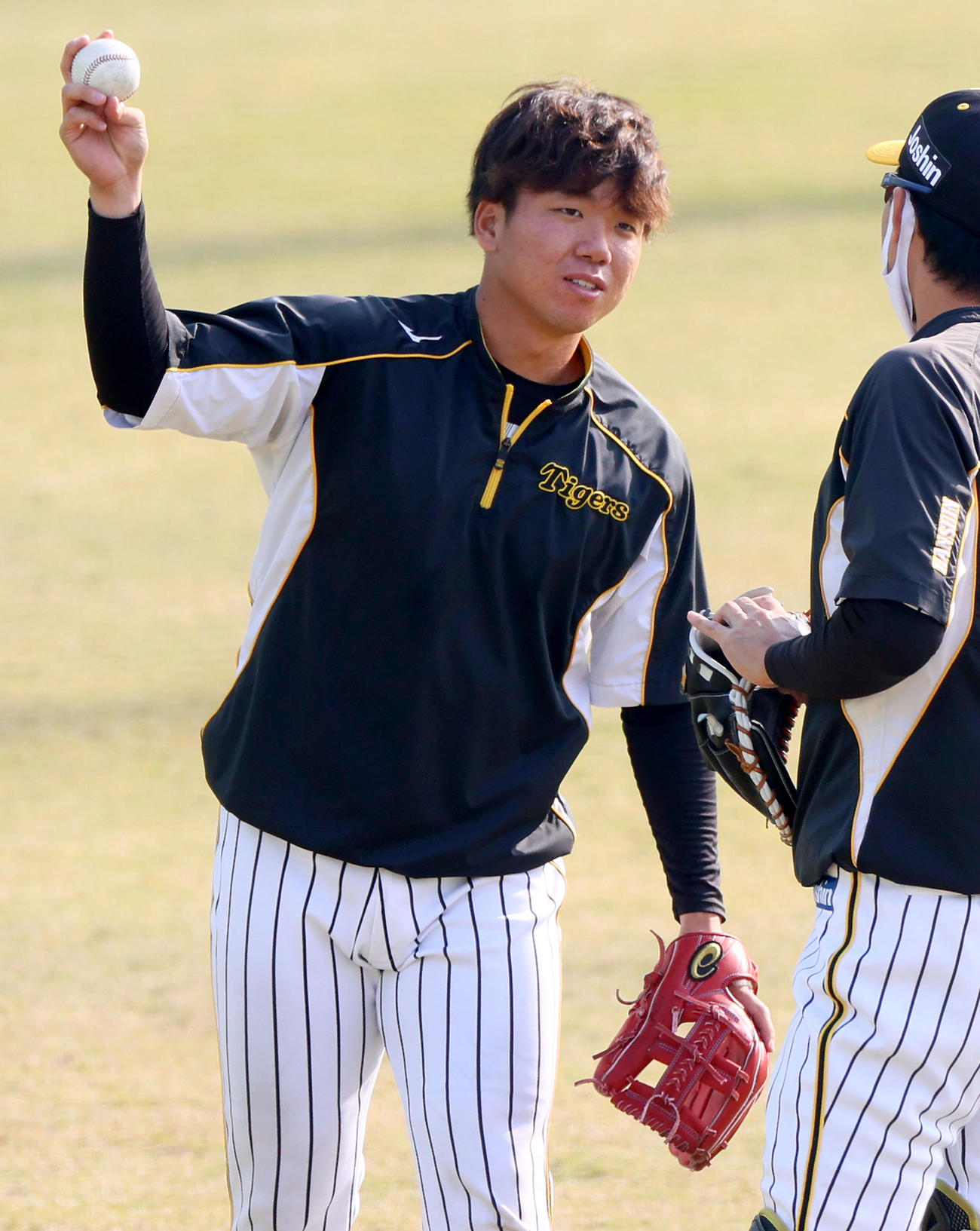 投球動作の確認をする村上（撮影・上山淳一）