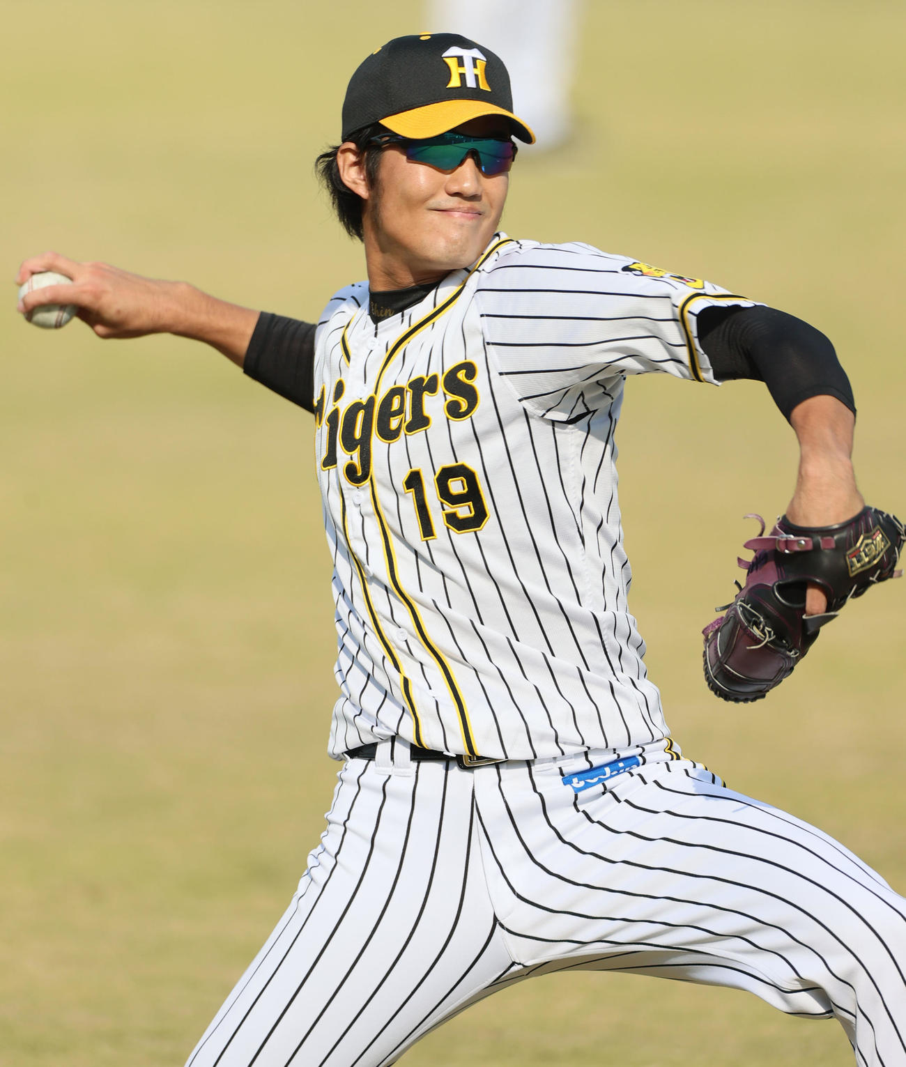 キャッチボールする藤浪晋太郎（撮影・上山淳一）