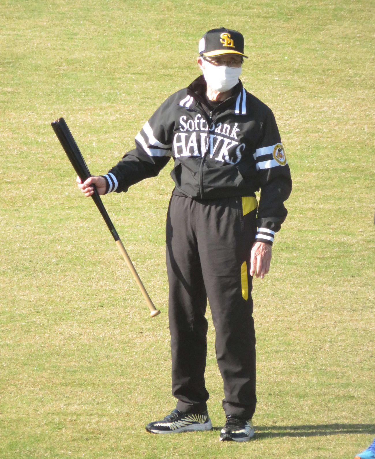 練習を見守るソフトバンク王会長