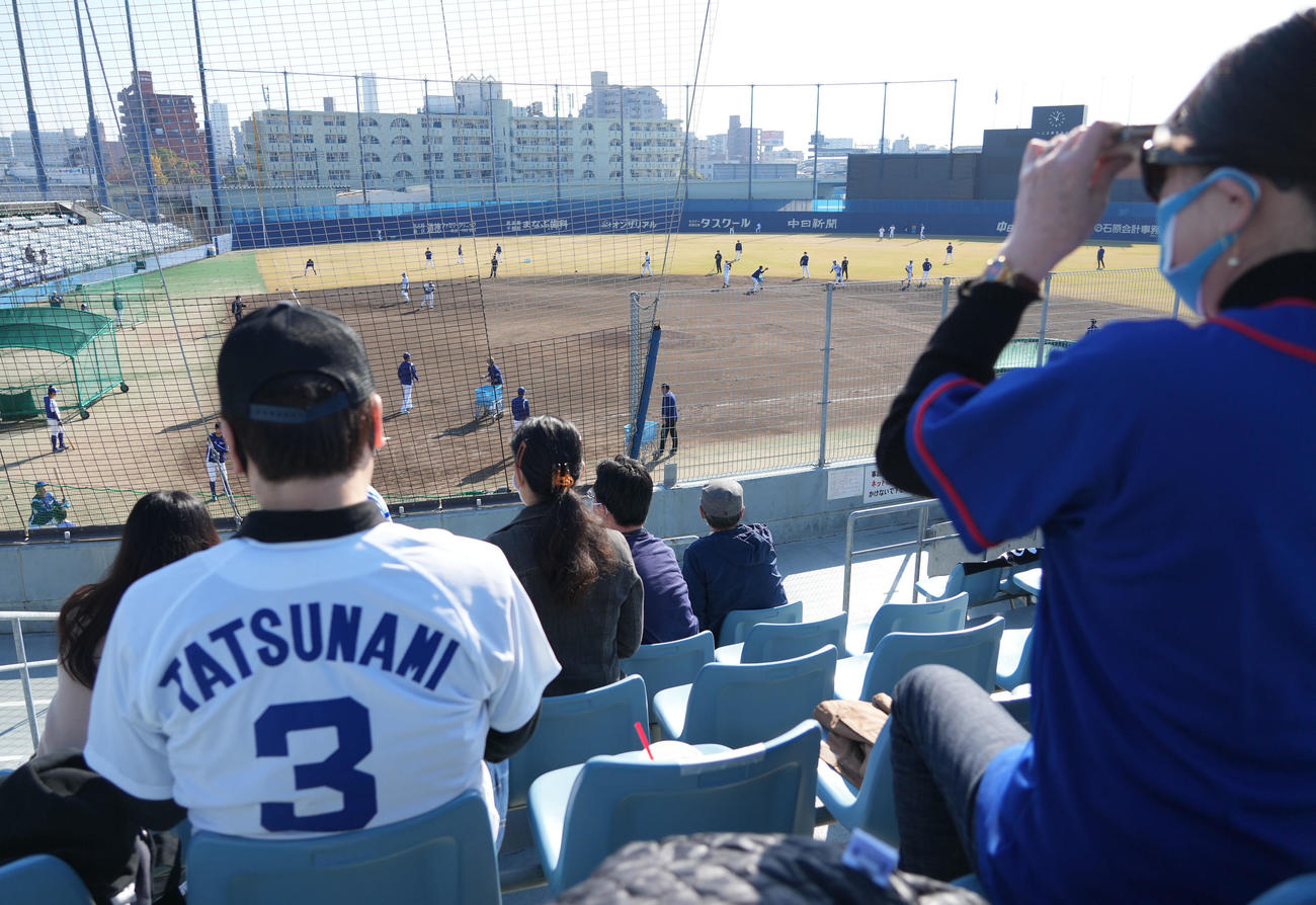 中日秋季キャンプ　一般公開された今日の練習（撮影・森本幸一）