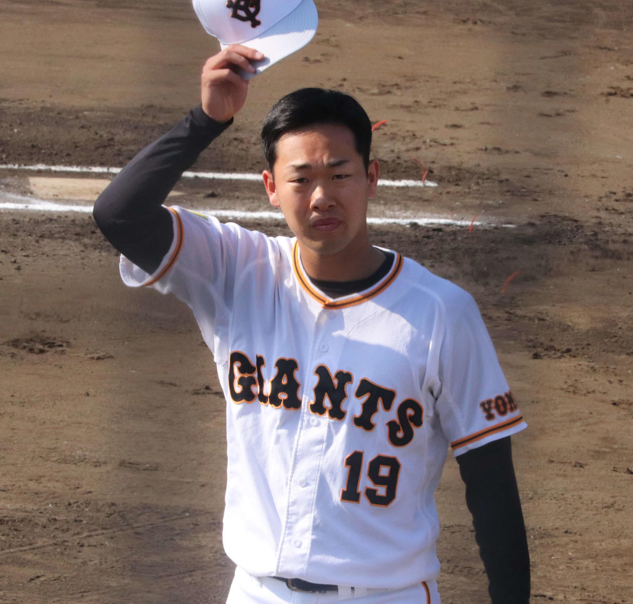 1カ所打撃の登板を終えた巨人山崎伊（撮影・小早川宗一郎）