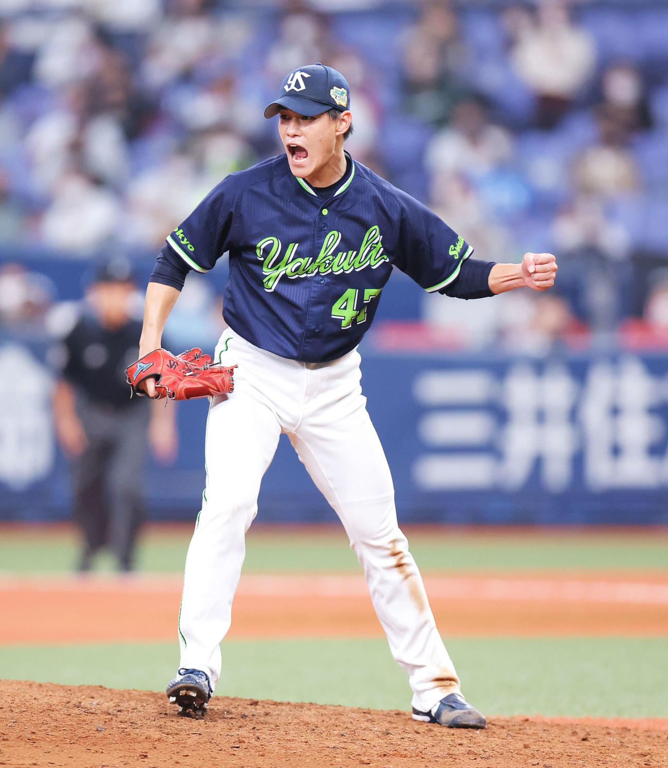 オリックス対ヤクルト　オリックスに勝利し、雄たけびを上げる高橋（撮影・河田真司）