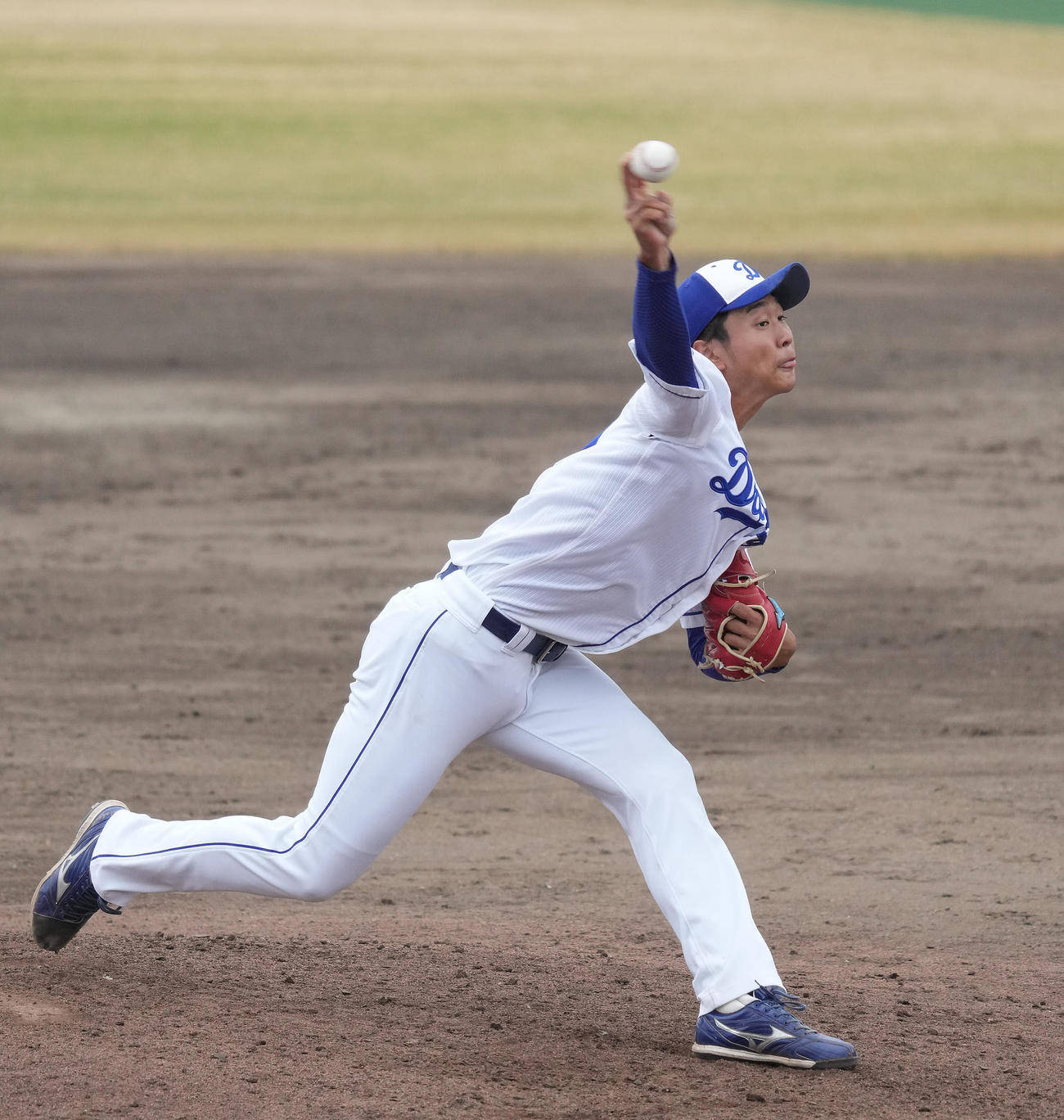 中日秋季キャンプ　シート打撃練習に登板した高橋宏（撮影・森本幸一）
