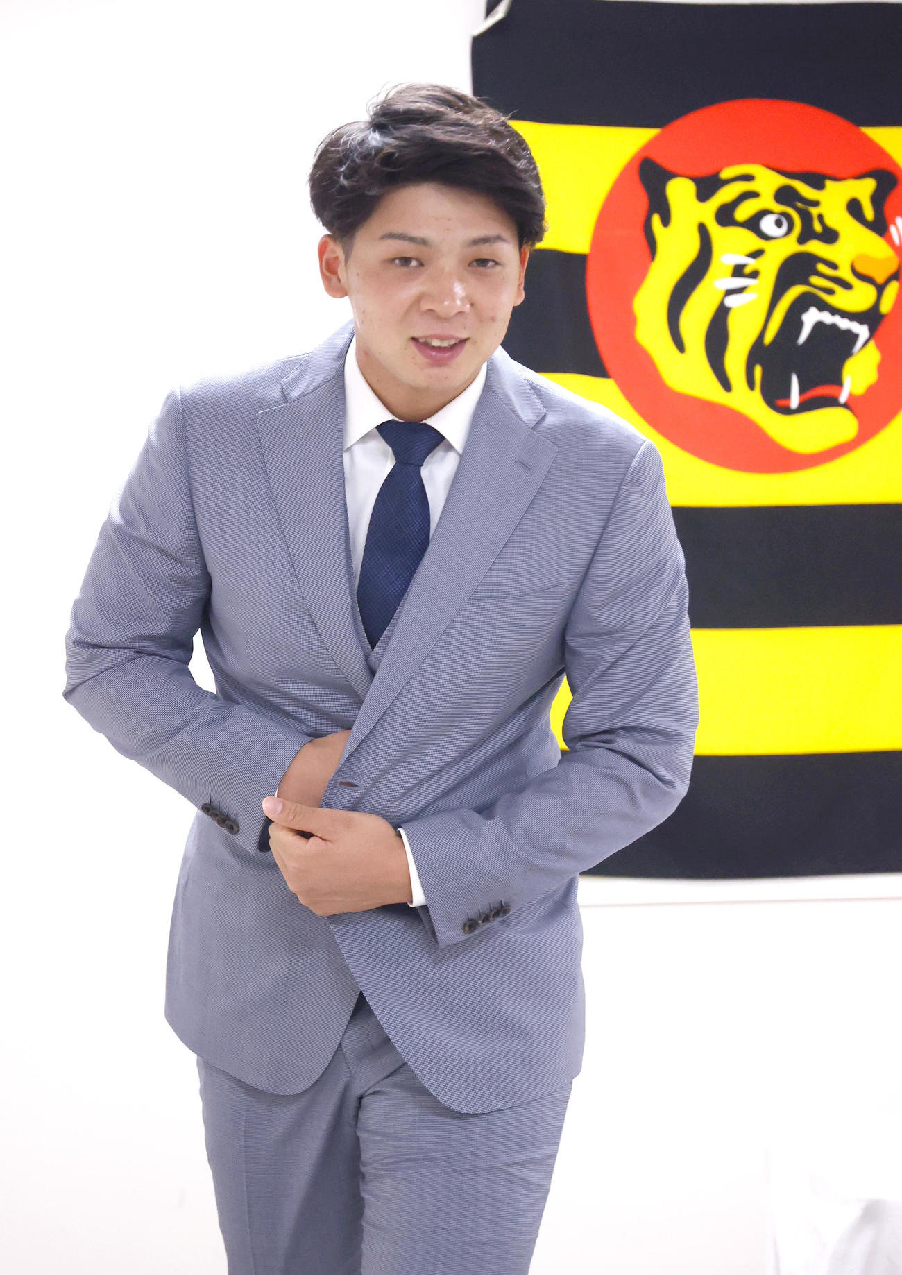 現状維持で契約更改交渉を終えた井上（代表撮影）
