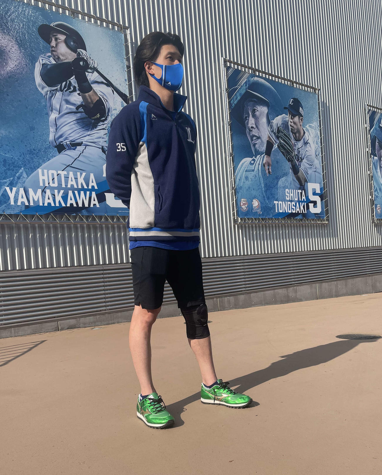 取材に応じる西武若林