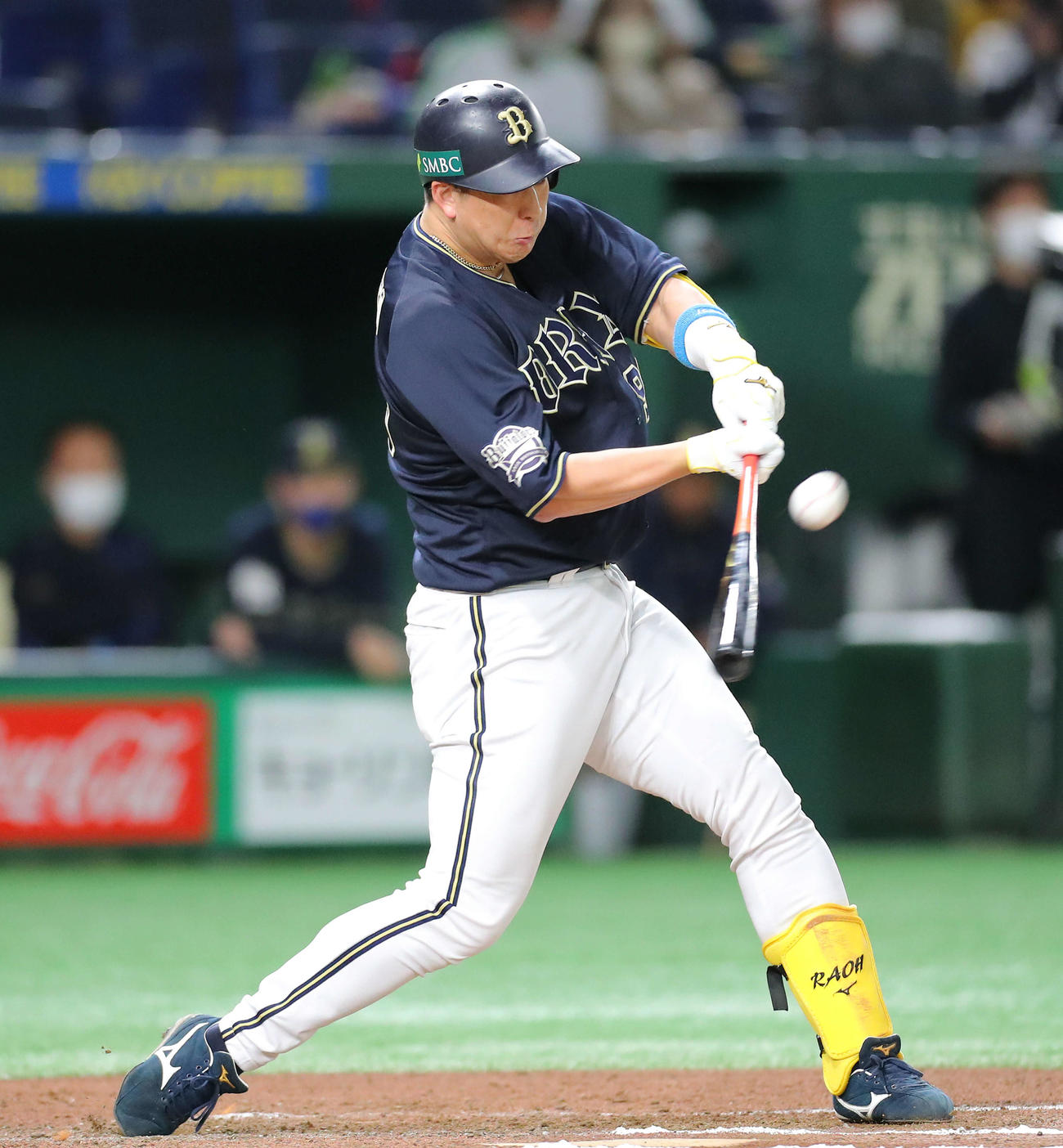 ヤクルト対オリックス　6回表オリックス無死二塁、右越え2点本塁打を放つ杉本（撮影・河田真司）
