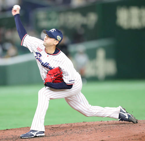 ヤクルト対オリックス　7回表、ヤクルト2番手で登板する石山（撮影・河田真司）