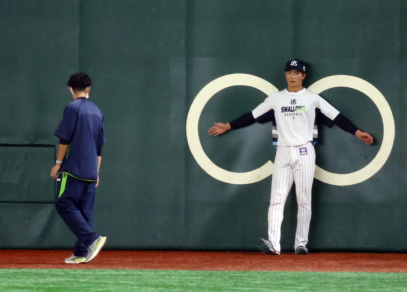ヤクルト宮本3戦ぶりに全体練習に参加し守備練習 20日にフェンス激突