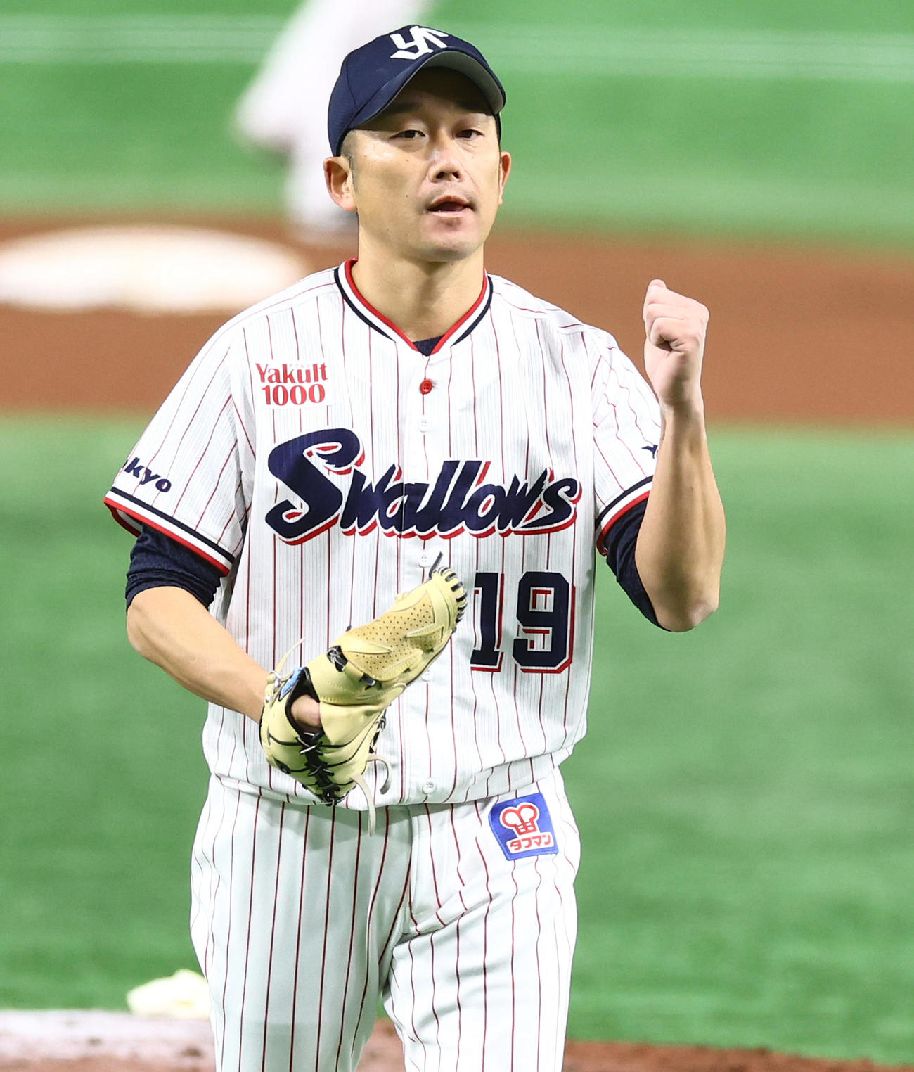 ヤクルト対オリックス　6回表オリックス2死、吉田正尚を二飛に仕留めガッツポーズする石川（撮影・垰建太）