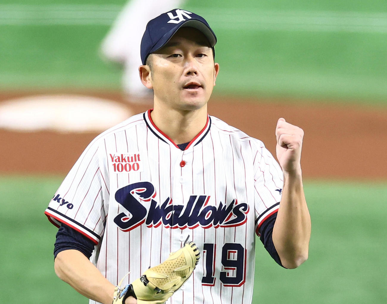 ヤクルト対オリックス　6回表オリックス2死、吉田正尚を二飛に仕留めガッツポーズするヤクルト石川（撮影・垰建太）
