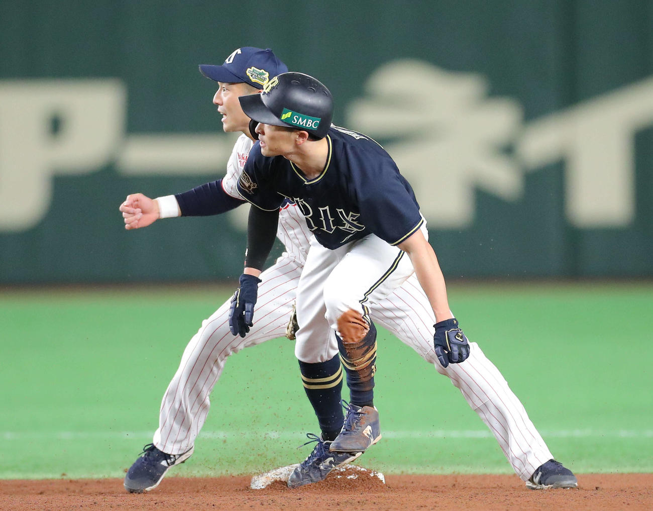 ヤクルト対オリックス　4回表オリックス無死一塁、福田は二盗を試みるが失敗。遊撃手西浦（撮影・河田真司）