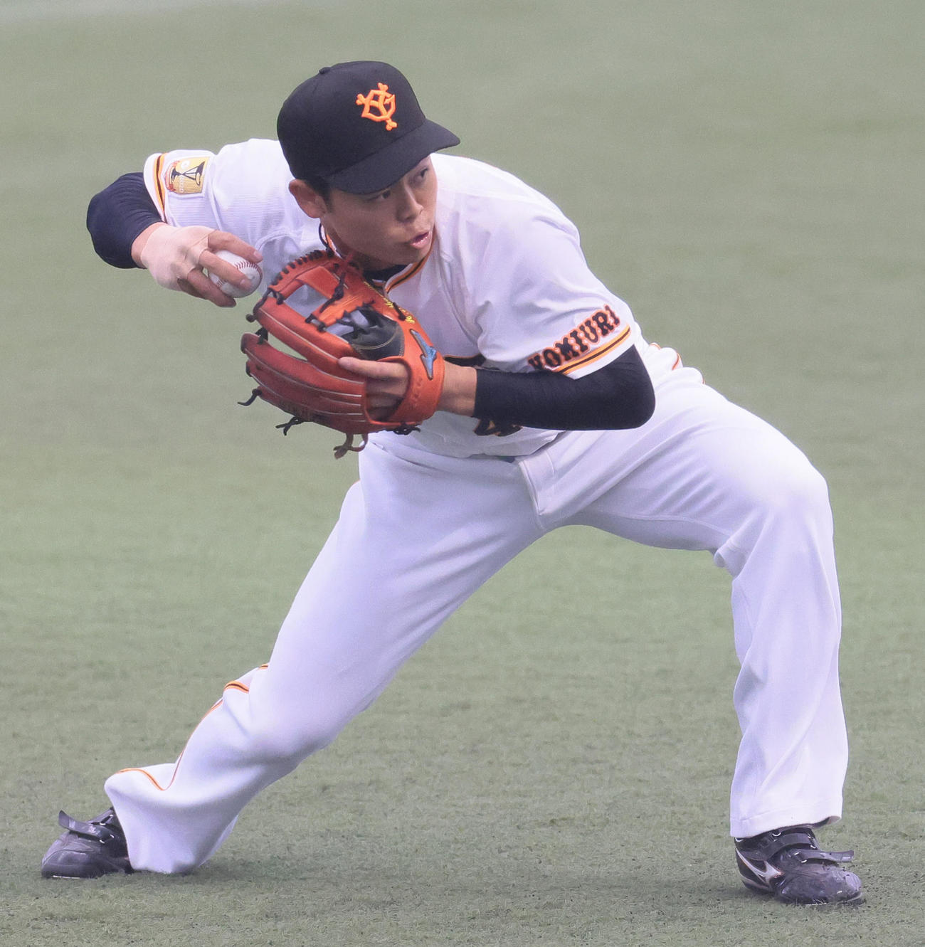 2月、シートノックを受ける中山礼都