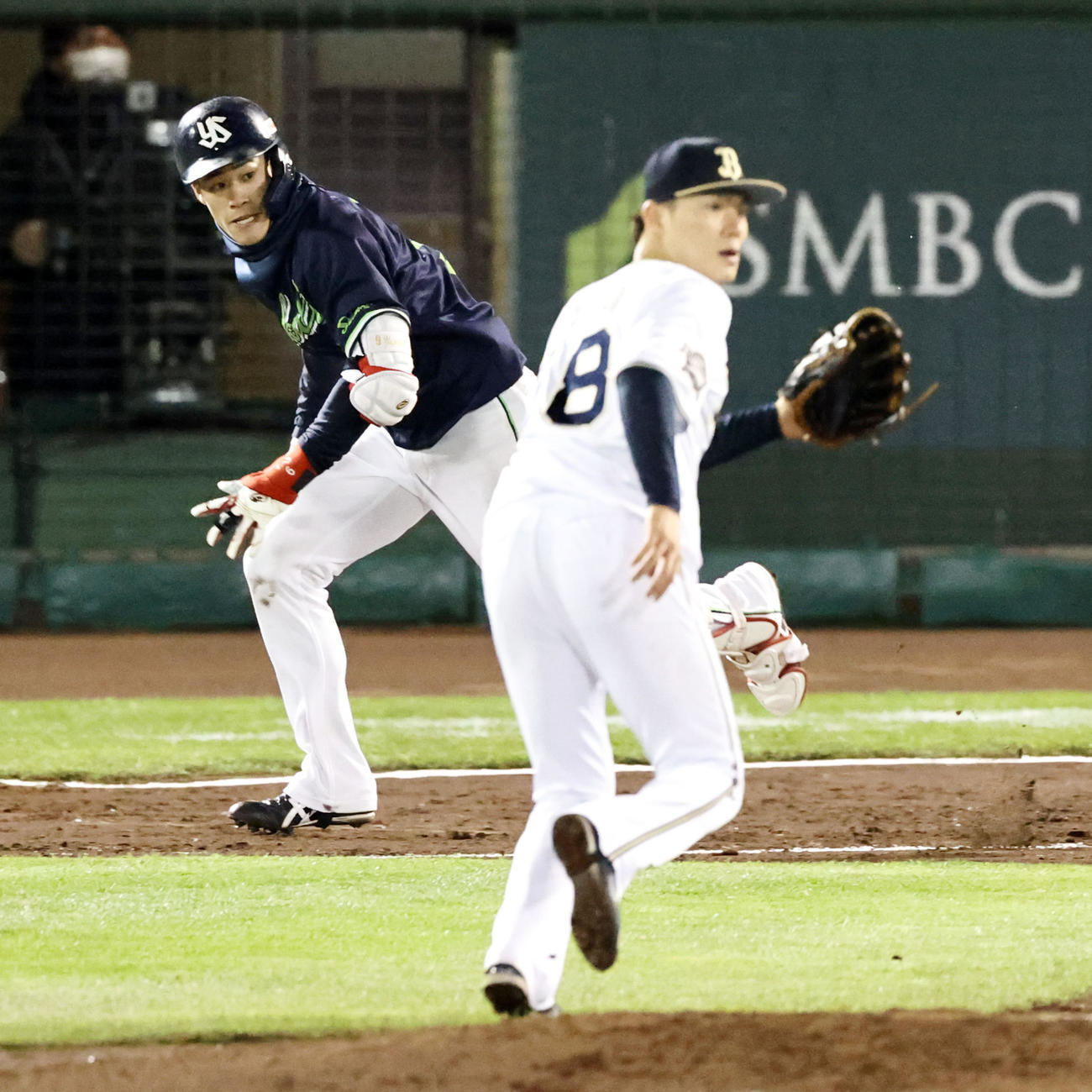 オリックス対ヤクルト　5回表ヤクルト2死二塁、塩見は左前適時打を放つ（撮影・加藤哉）