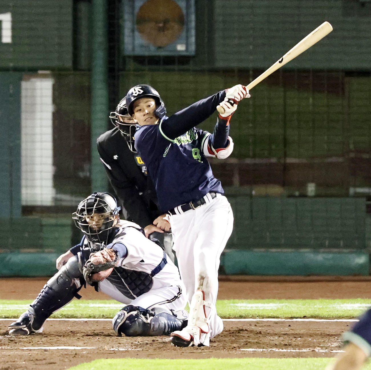 オリックス対ヤクルト　5回表ヤクルト2死二塁、塩見は左前適時打を放つ（撮影・加藤哉）