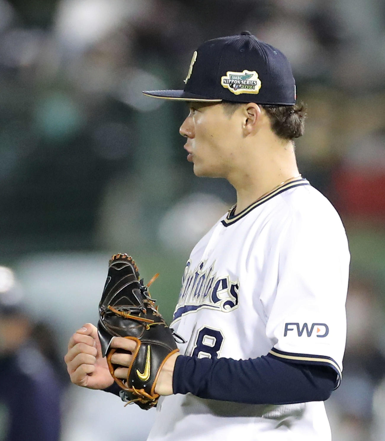 オリックス対ヤクルト　9回表ヤクルト2死、宮本を遊ゴロに抑え、ガッツポーズする山本（撮影・河田真司）