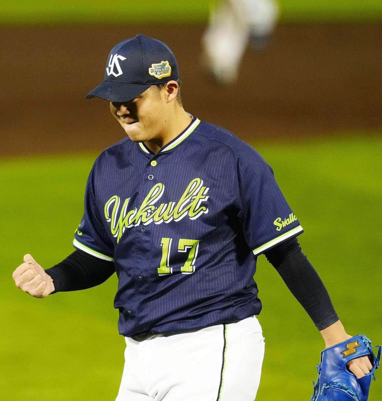 9回裏オリックス2死一、二塁、福田を中飛に仕留めガッツポーズを見せる清水（撮影・江口和貴）