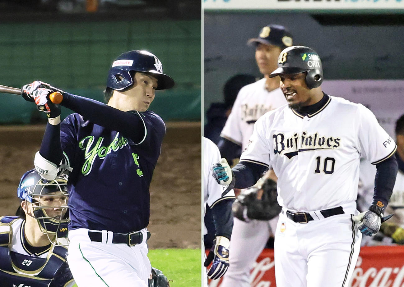 日本シリーズ第6戦の延長12回に決勝打を放ったヤクルト川端（左）と9回2死二塁で申告敬遠されたオリックス・ジョーンズ