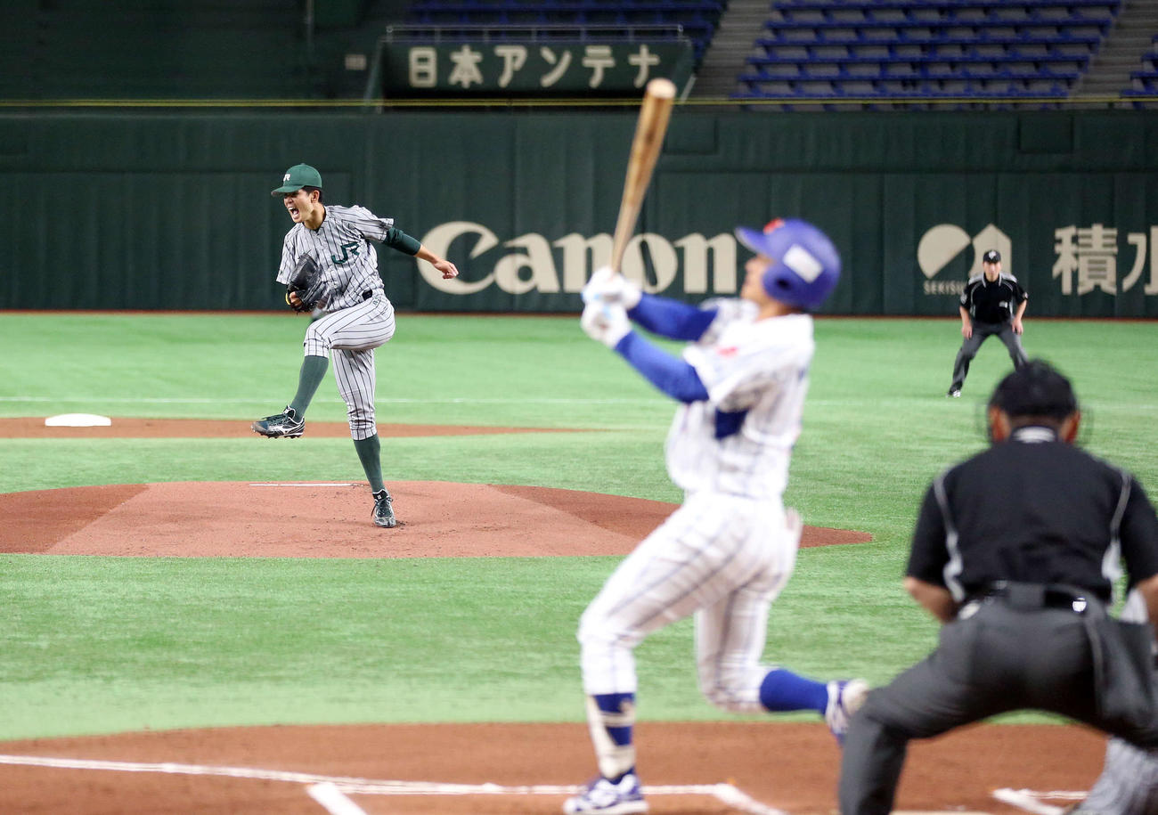 ホンダ熊本対JR東日本　1回表ホンダ熊本1死、中島を2者連続となる空振り三振に仕留め、雄たけびを上げる山田（撮影・河野匠）
