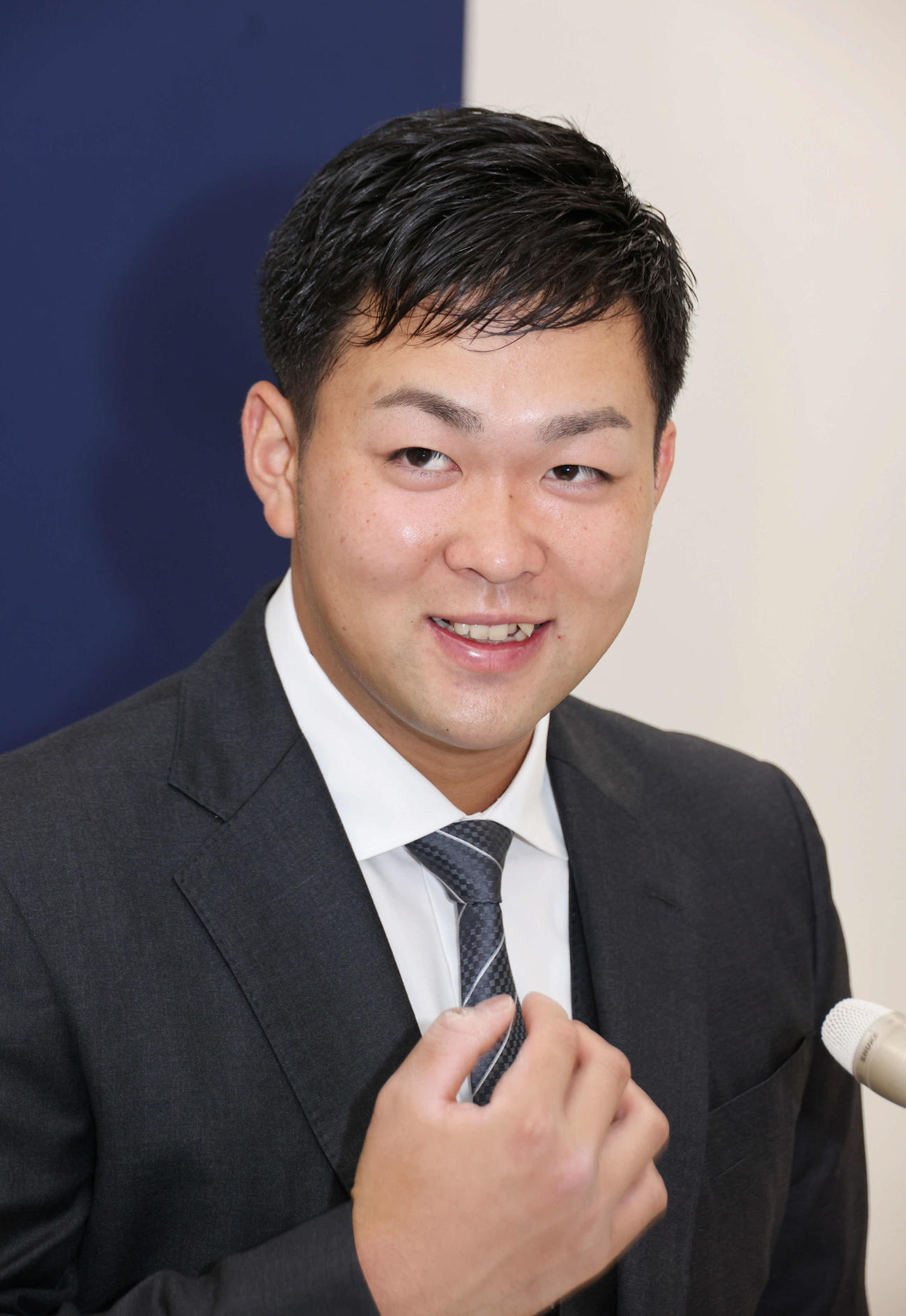 契約更改を終え笑顔で会見する広島林（撮影・加藤孝規）