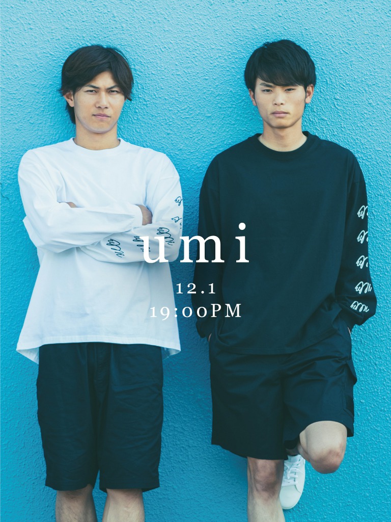 ロッテはライフスタイルブランド「umi」の秋冬アパレルを販売。モデルは藤原（左）と和田（右）（写真は球団提供）