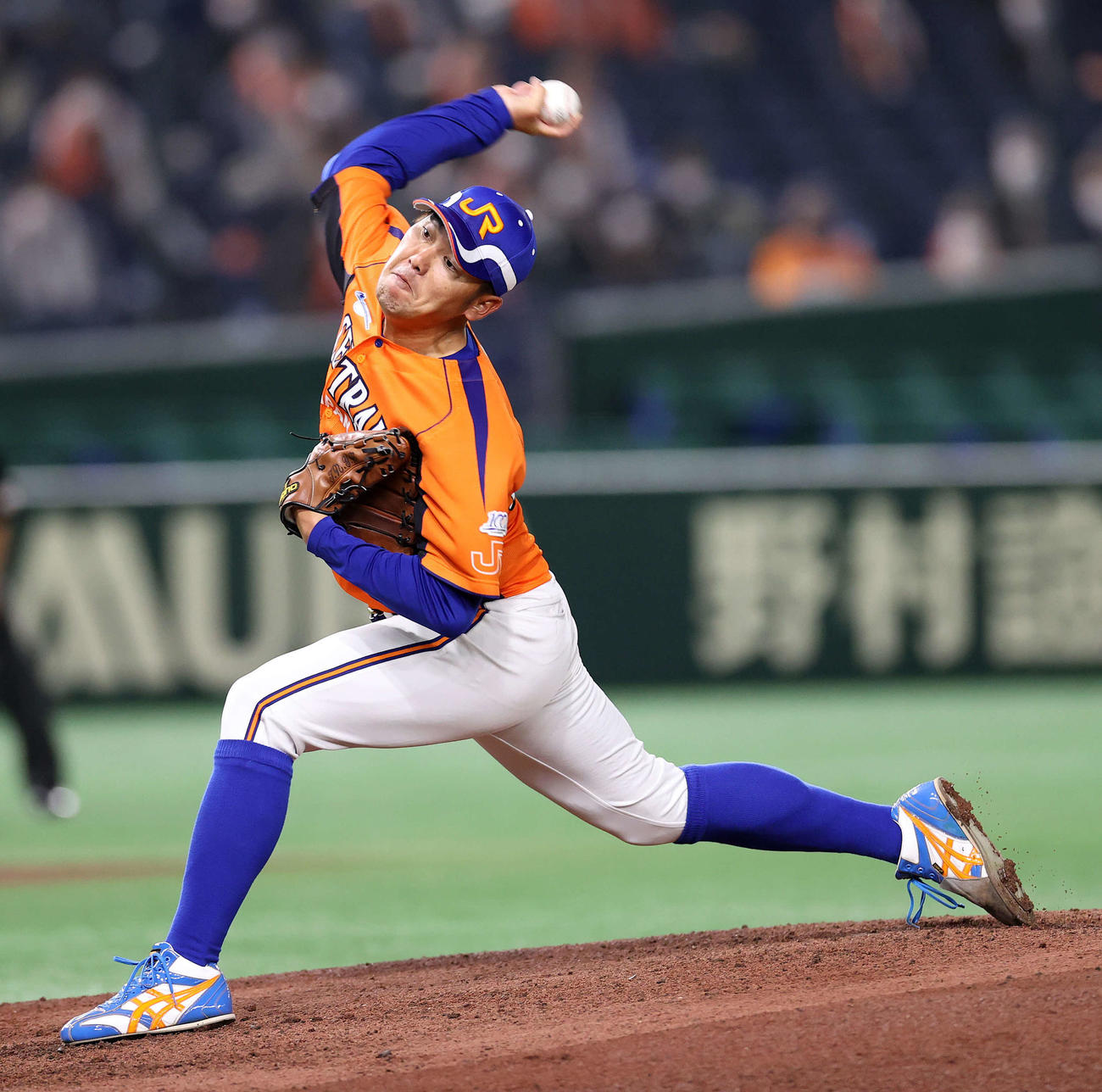 JR東海対ENEOS　先発し力投するJR東海・戸田（撮影・鈴木正人）