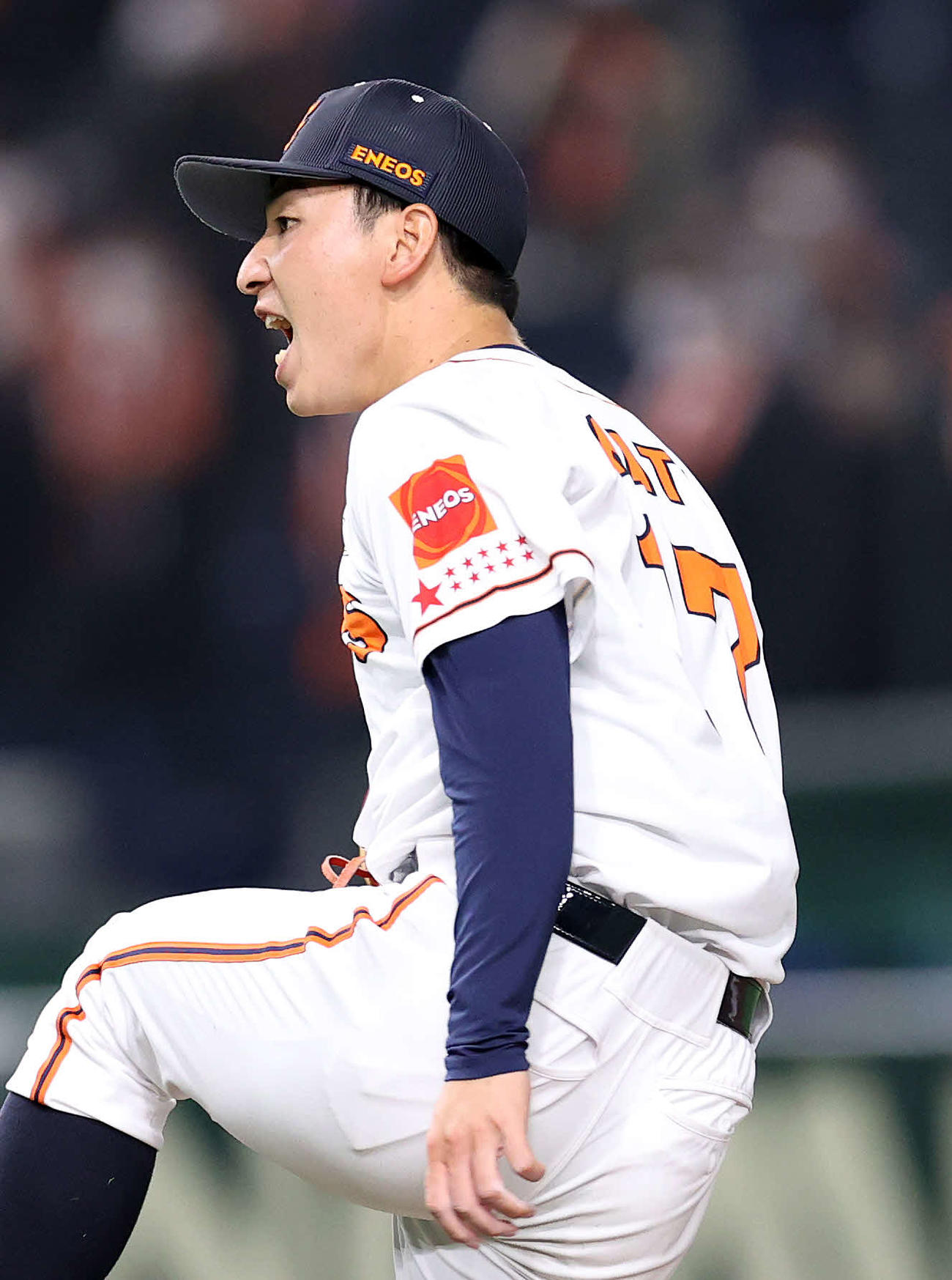 JR東海対ENEOS　勝利し雄たけびを上げるENEOS・加藤（撮影・鈴木正人）