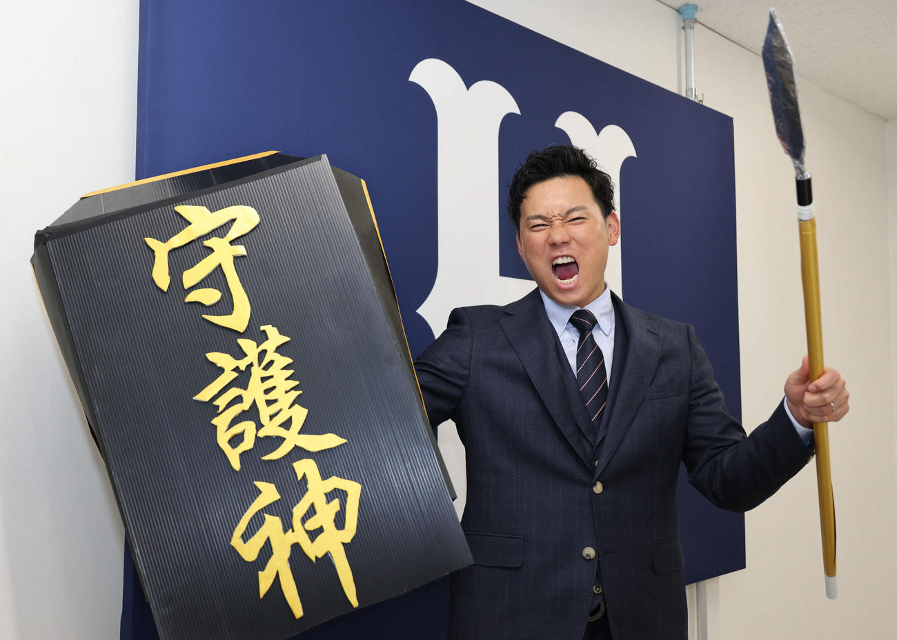 契約更改をした広島栗林（撮影・加藤孝規）