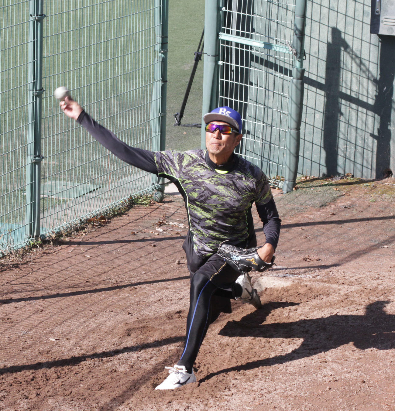 元阪神などの久保は入団した兵庫の練習で64球のブルペン投球を行った