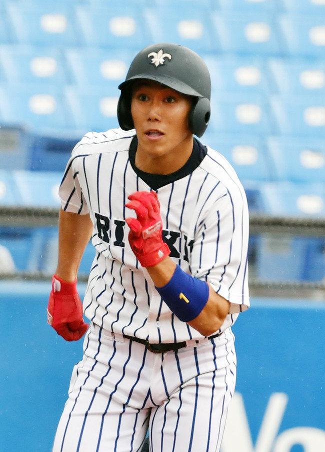 4月、東京6大学春季リーグの法大戦、道原は右前へのランニングホームランで生還する
