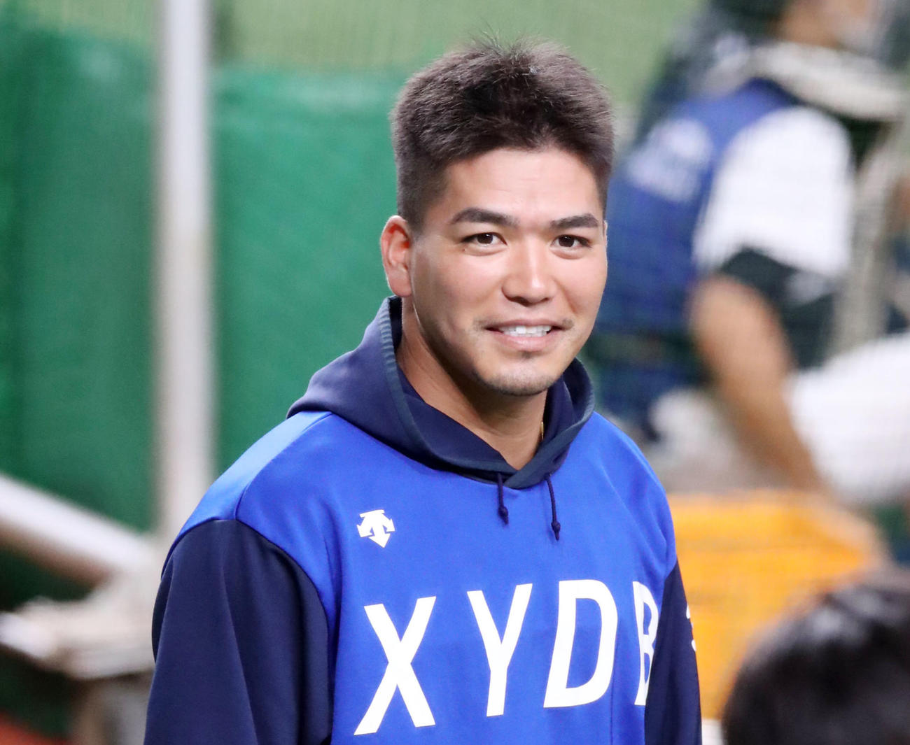 オリックス対DeNA　オリックスナインにあいさつする高城（撮影・加藤哉）