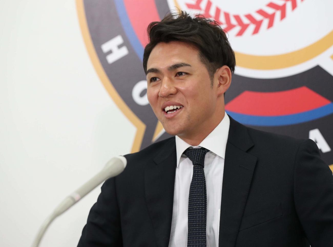 契約更改を終え記者会見する木村（撮影・黒川智章）