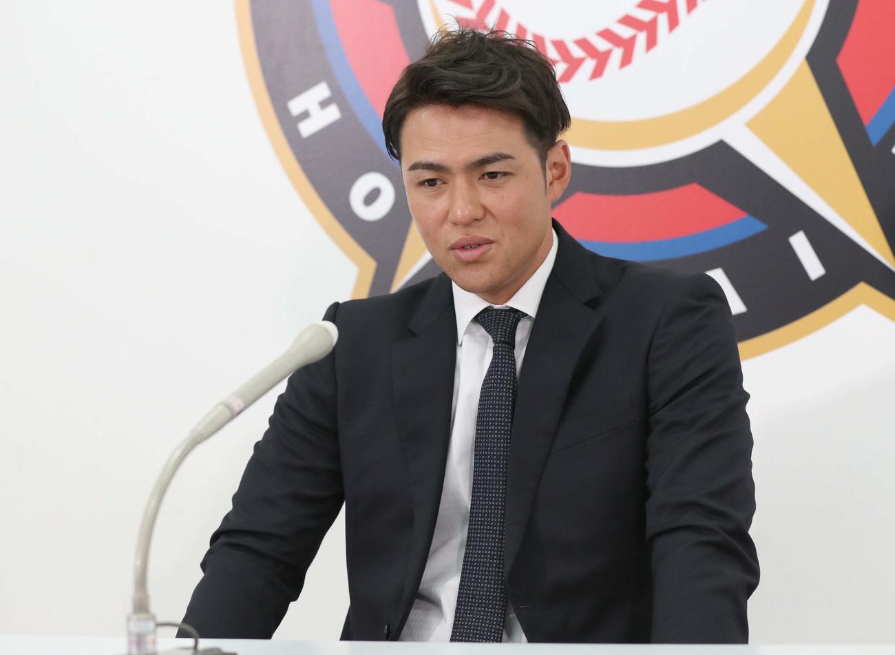 契約更改を終え記者会見する木村（撮影・黒川智章）