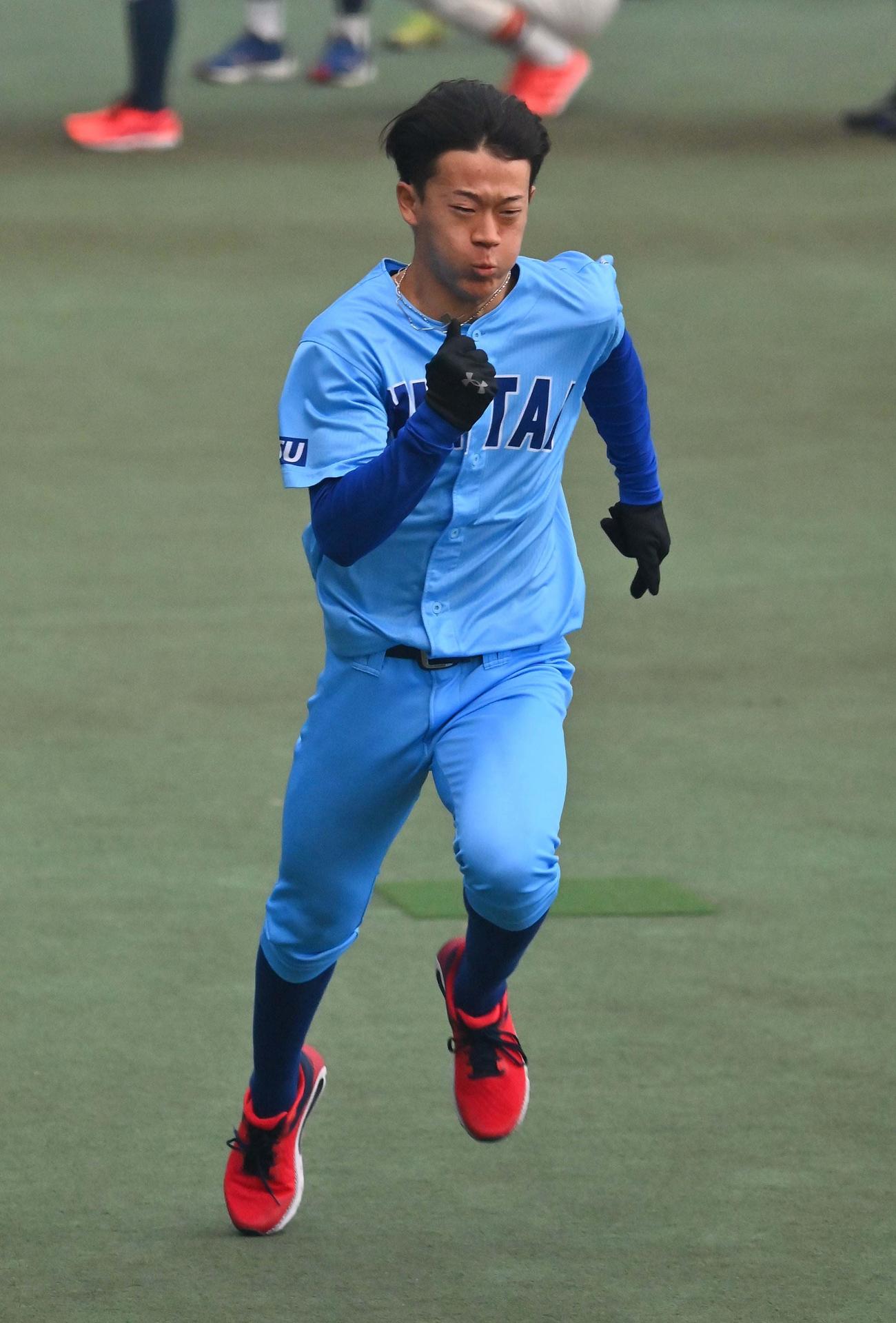 50メートル走の最速タイムを出した日体大・矢沢（撮影・上田博志）