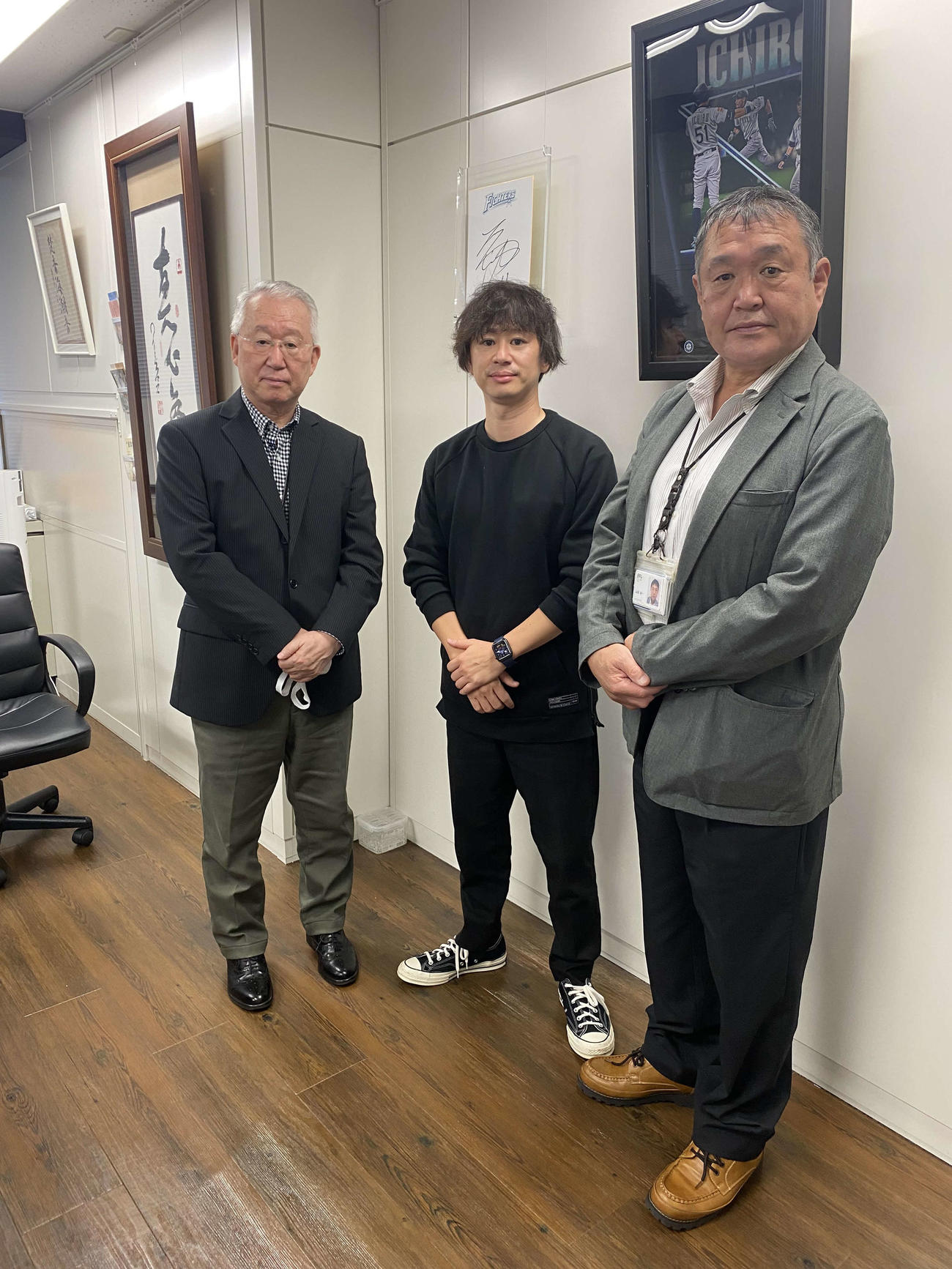 左からヌーベルグループ久野幹雄会長、久野智嗣社長、山田祐一副会長（撮影・桑原幹久）