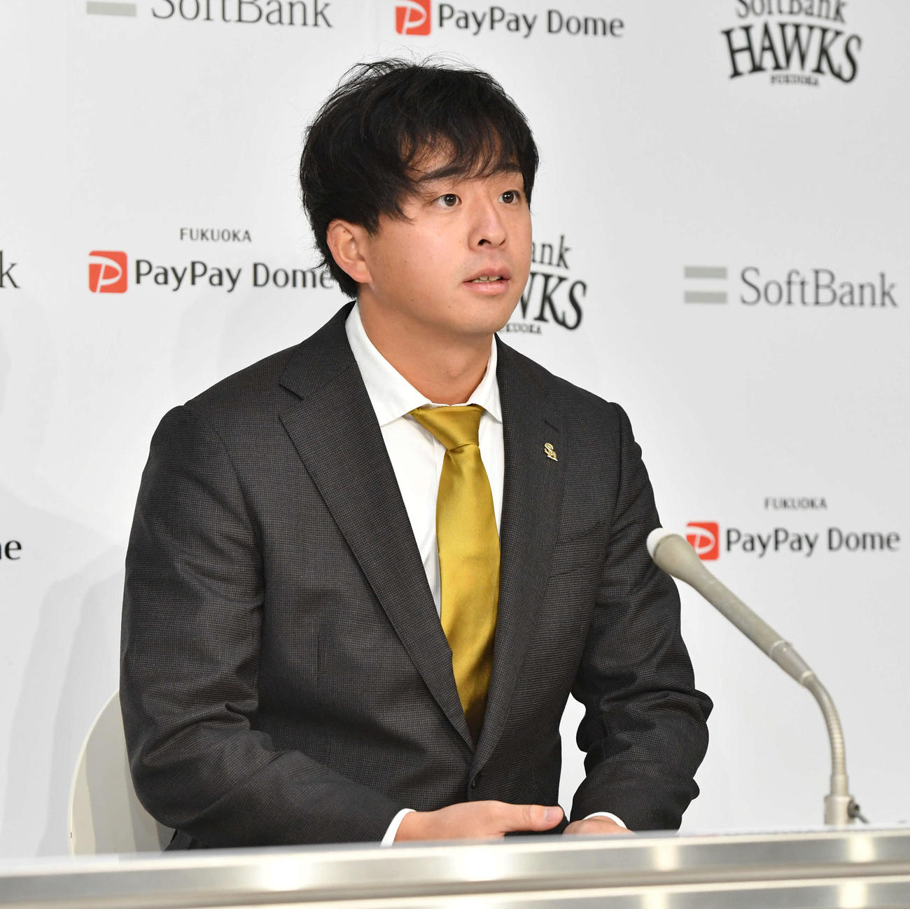 契約更改を終えて会見を行う大関（撮影・岩下翔太）