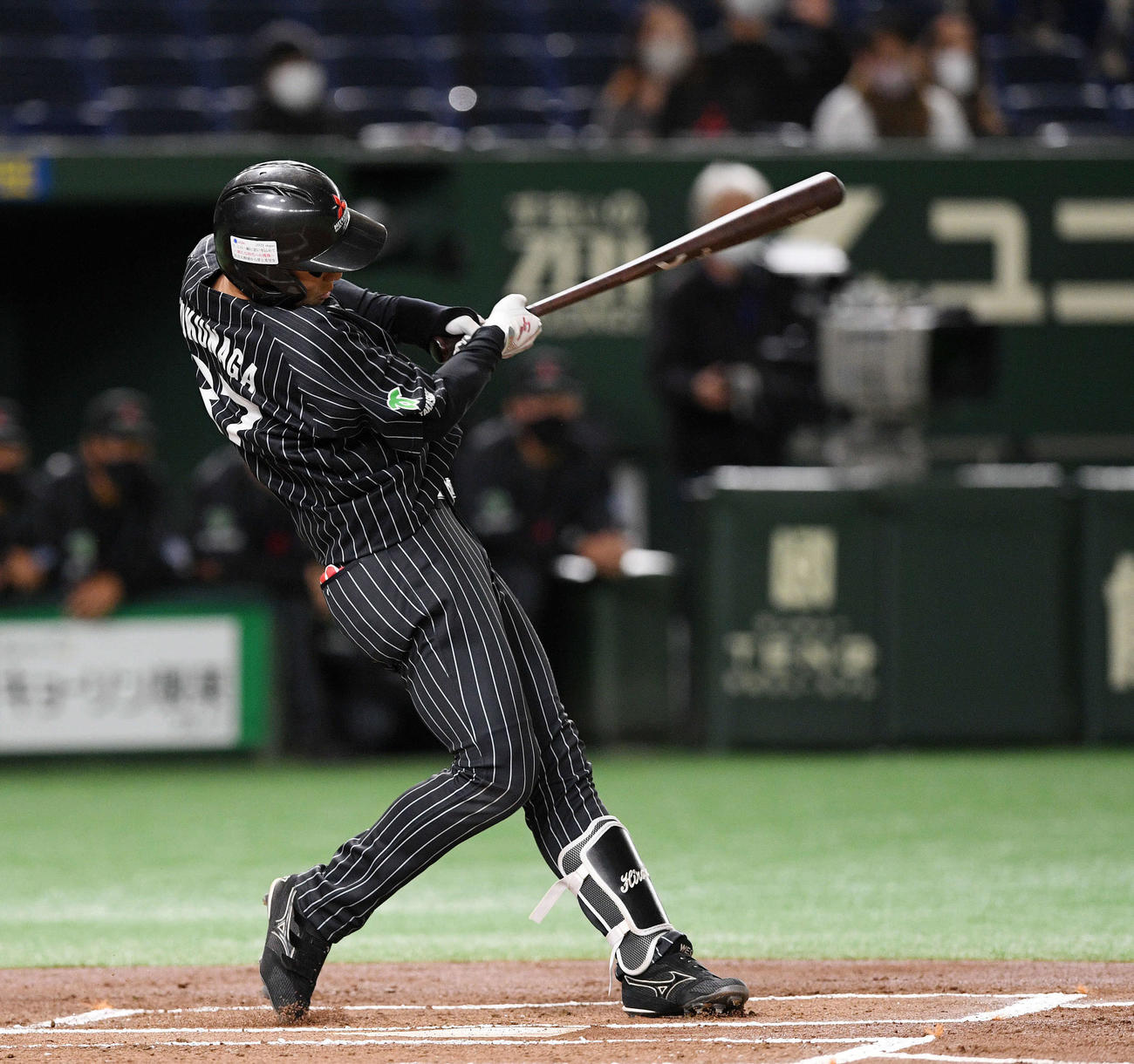 三菱重工West対東京ガス　1回表三菱重工West無死一、二塁、福永は先制の左前打を放つ（撮影・滝沢徹郎）