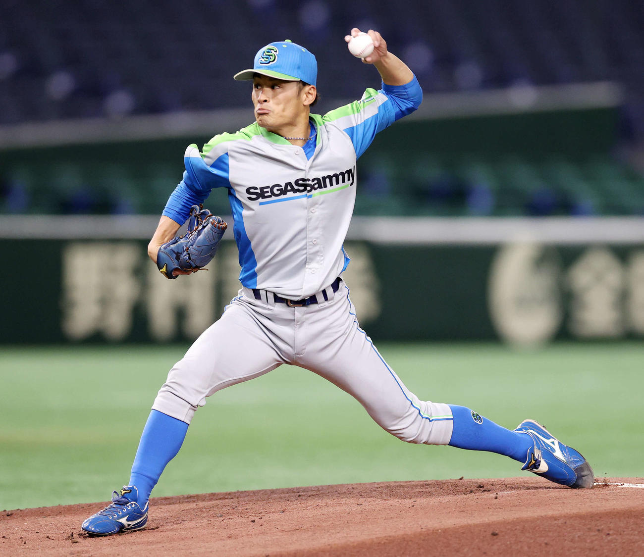 JR東日本東北対セガサミー　先発し力投するセガサミー・横田（撮影・鈴木正人）