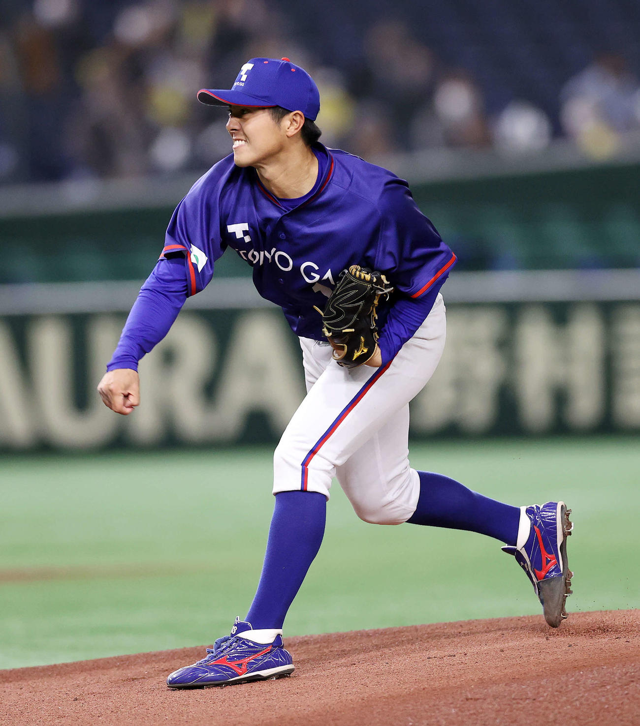ENEOS対東京ガス　1回表、初球を放る東京ガス・益田（撮影・鈴木正人）