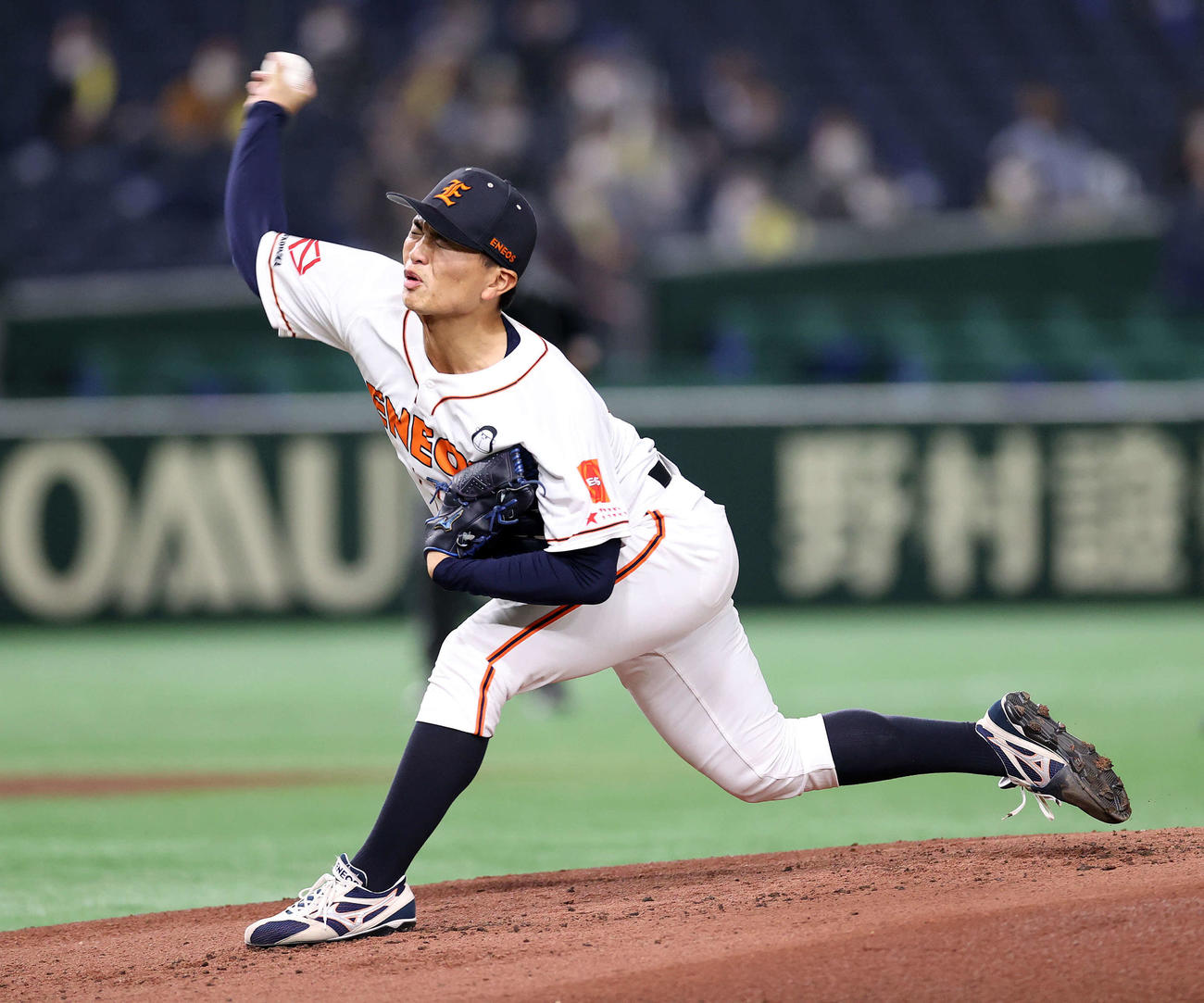 ENEOS対東京ガス　先発し力投するENEOS・関根（撮影・鈴木正人）