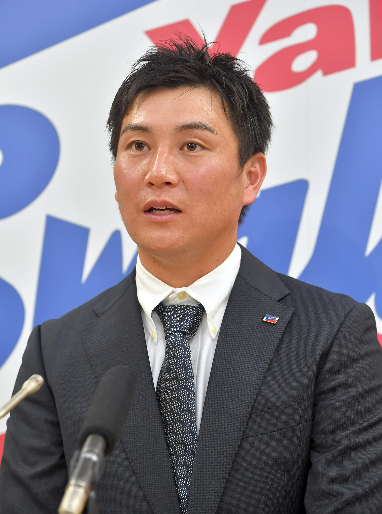 契約を更改したヤクルト川端慎吾（代表撮影）