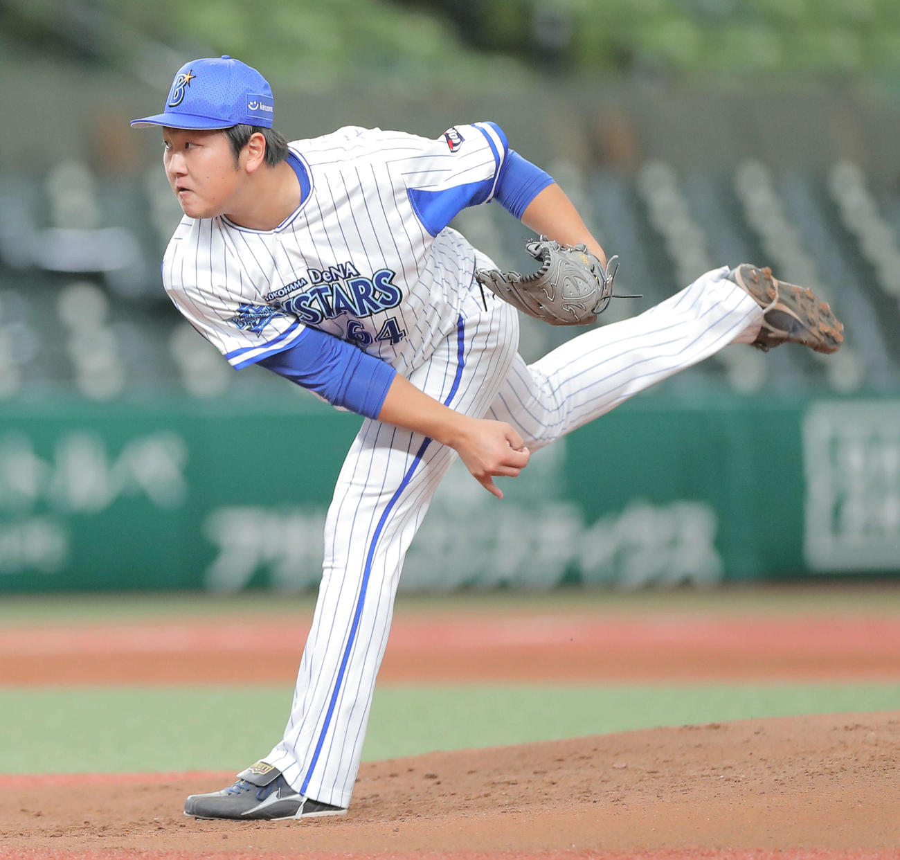力投するDeNA風張（撮影・河田真司）