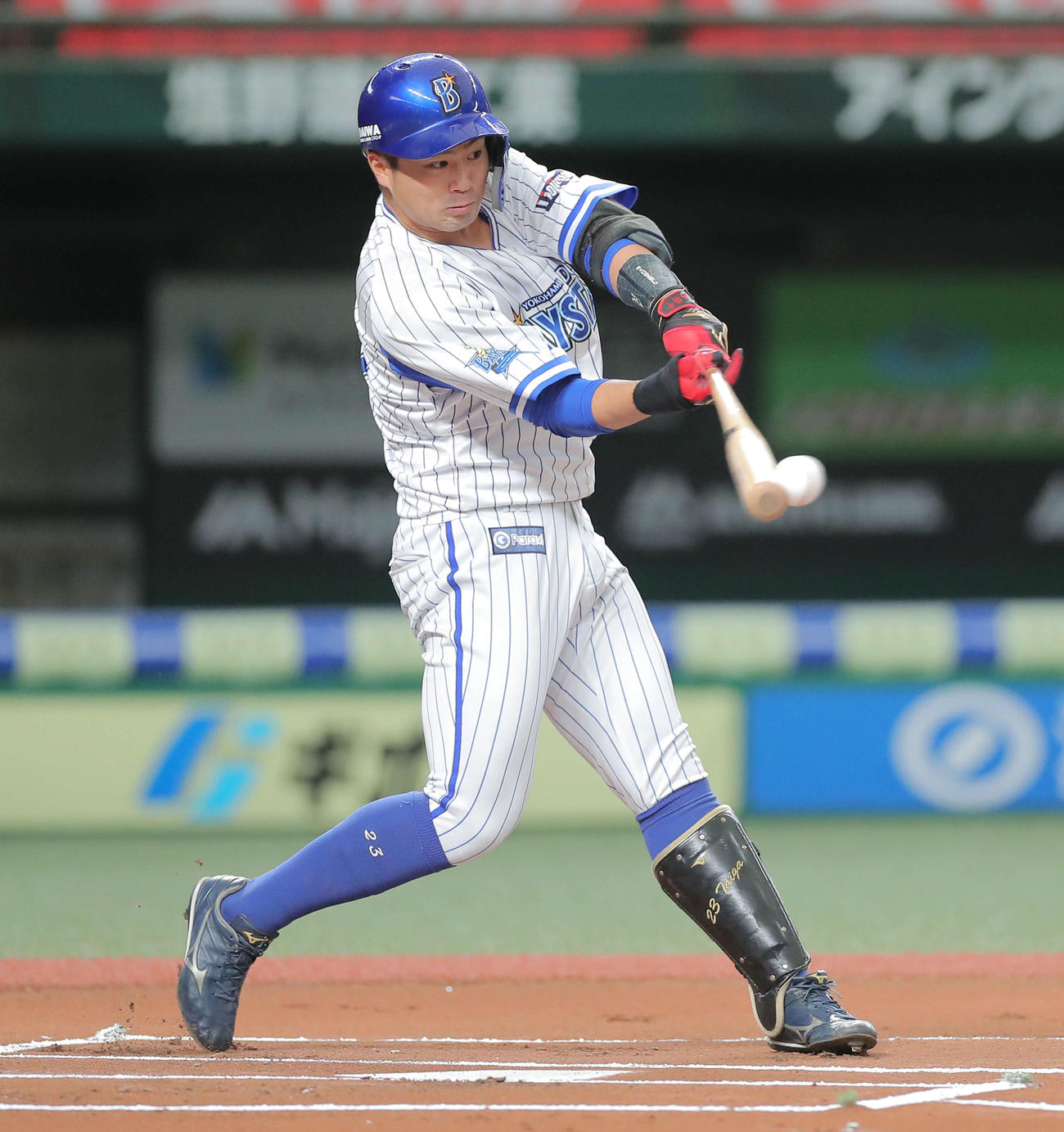 一打席目、右前打を放つDeNA松尾（撮影・河田真司）