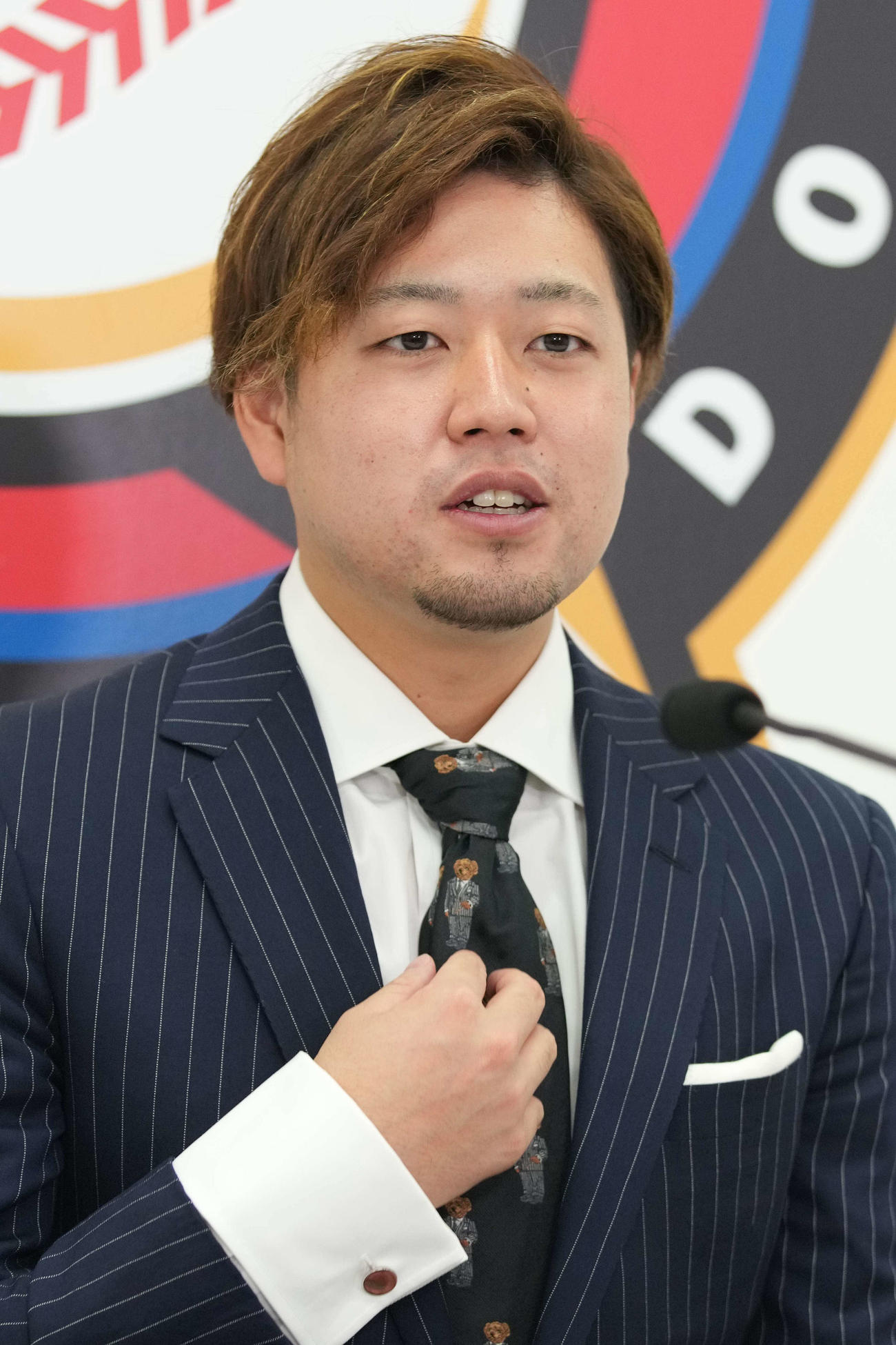 契約更改交渉を終え、取材に応じる日本ハム堀（代表撮影）