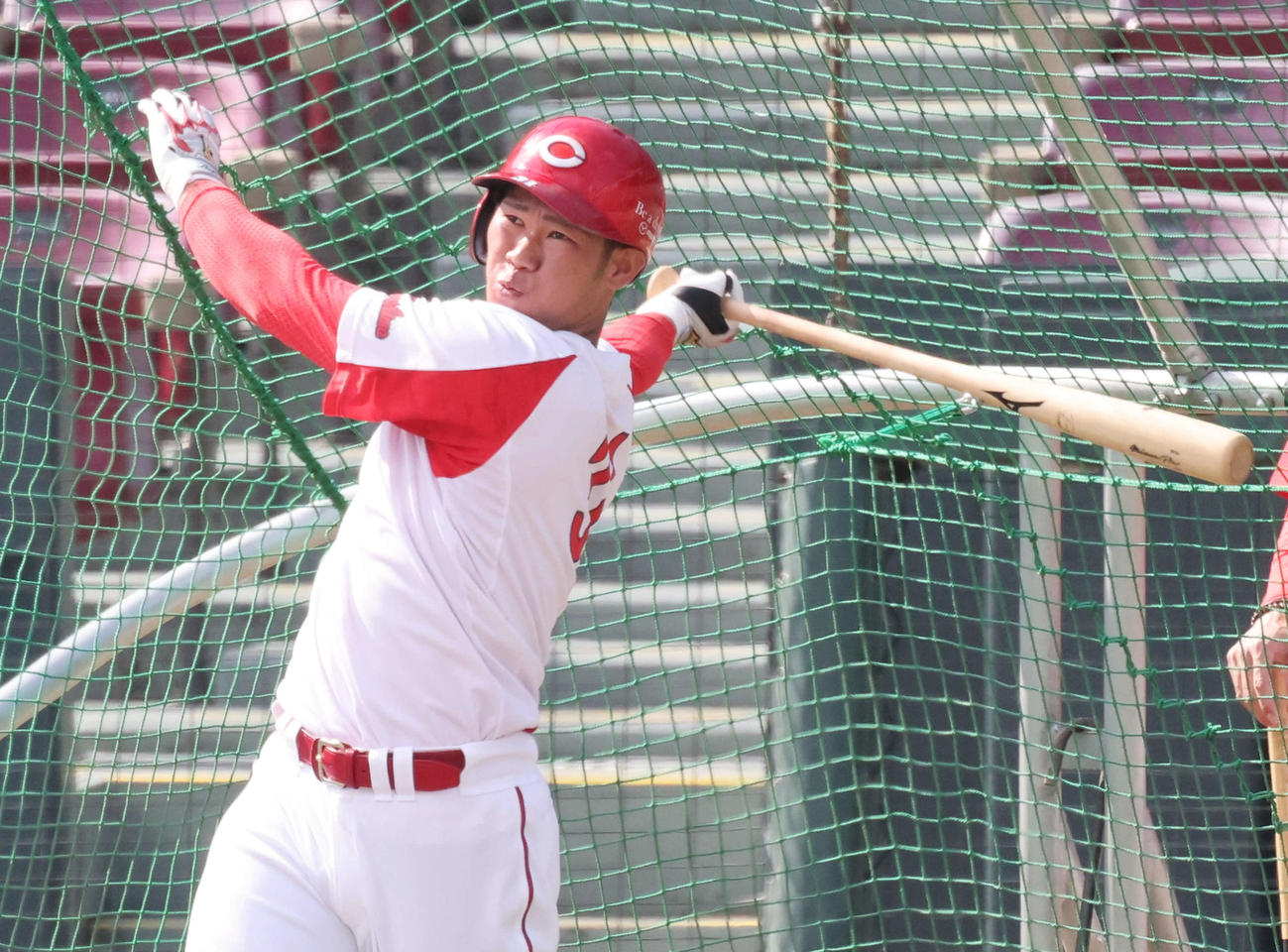 広島坂倉将吾（2021年10月31日撮影）