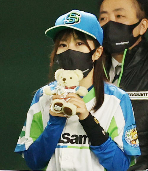 セガサミー対ホンダ熊本　試合を見つめるセガサミーのマスコット（撮影・野上伸悟）