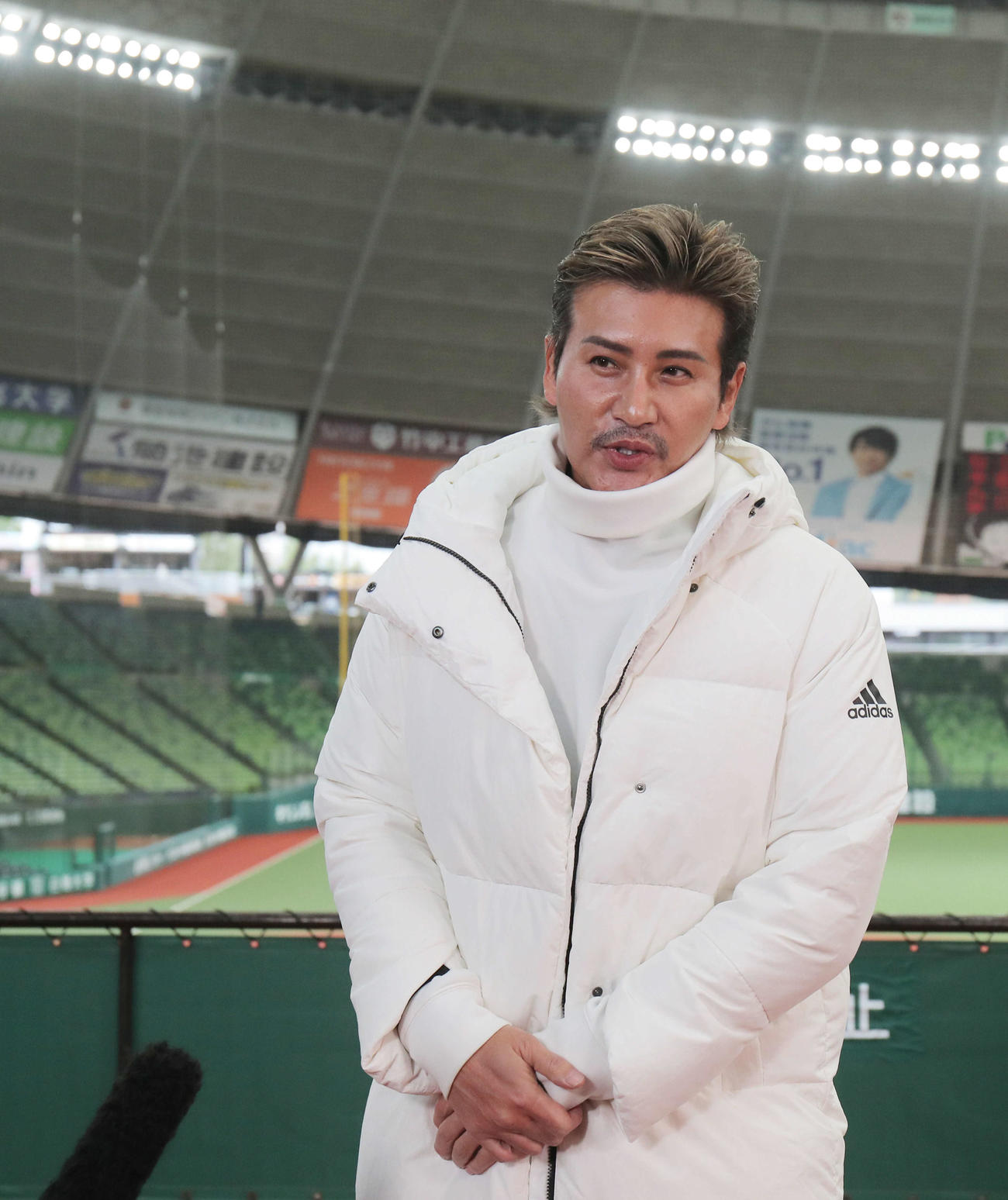 12球団合同トライアウトを視察し、インタビューに答える日本ハム新庄剛志監督