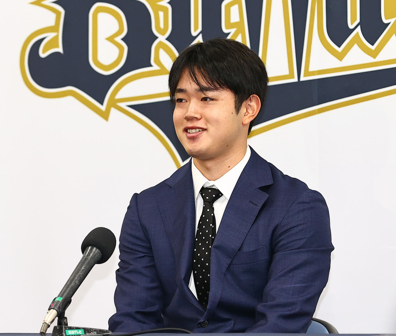 契約更改を終えた太田は会見の席で話す（撮影・上山淳一）