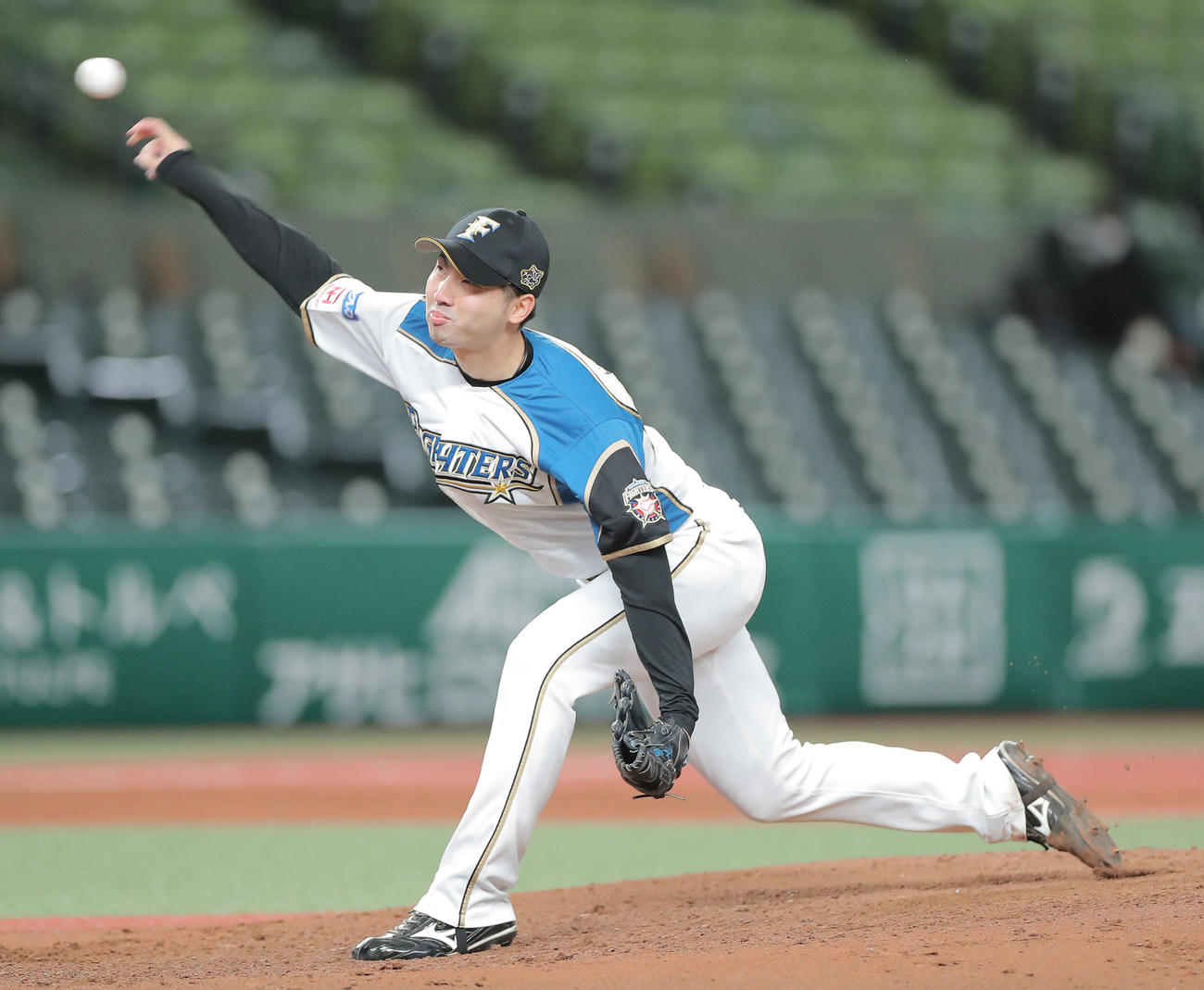 力投する日本ハム鈴木遼（撮影・河田真司）