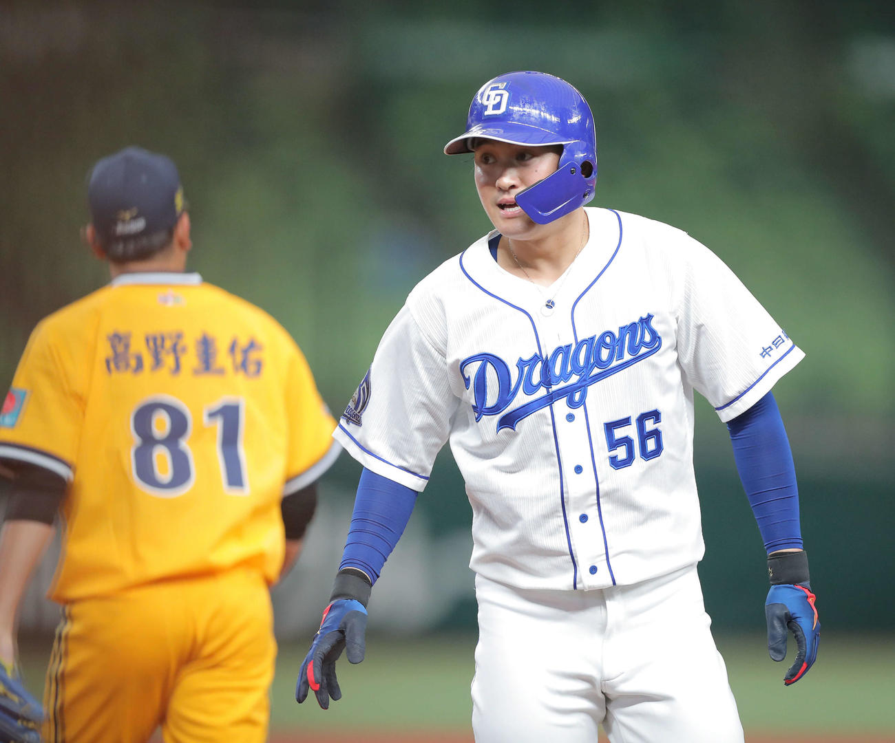 12球団合同トライアウト　第2打席で右前打を放つ中日武田（撮影・河田真司）